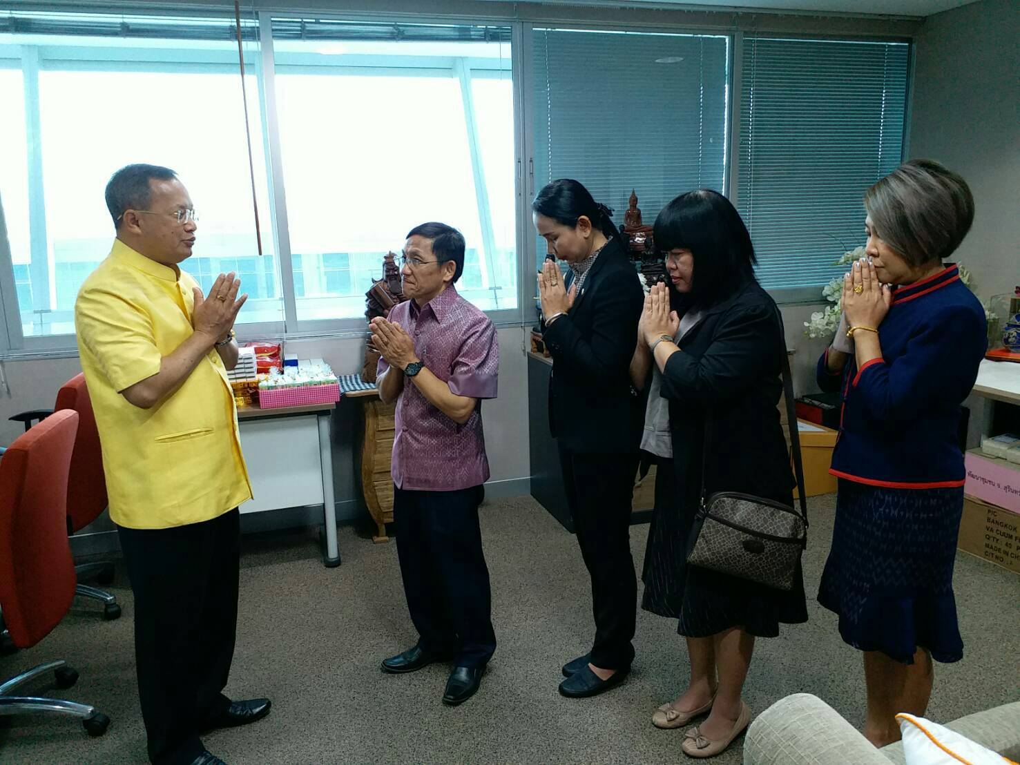 พช.ขอนแก่น เข้าอวยพรและขอพรปีใหม่กับคณะผู้บริหารกรมการพัฒนาชุมชน