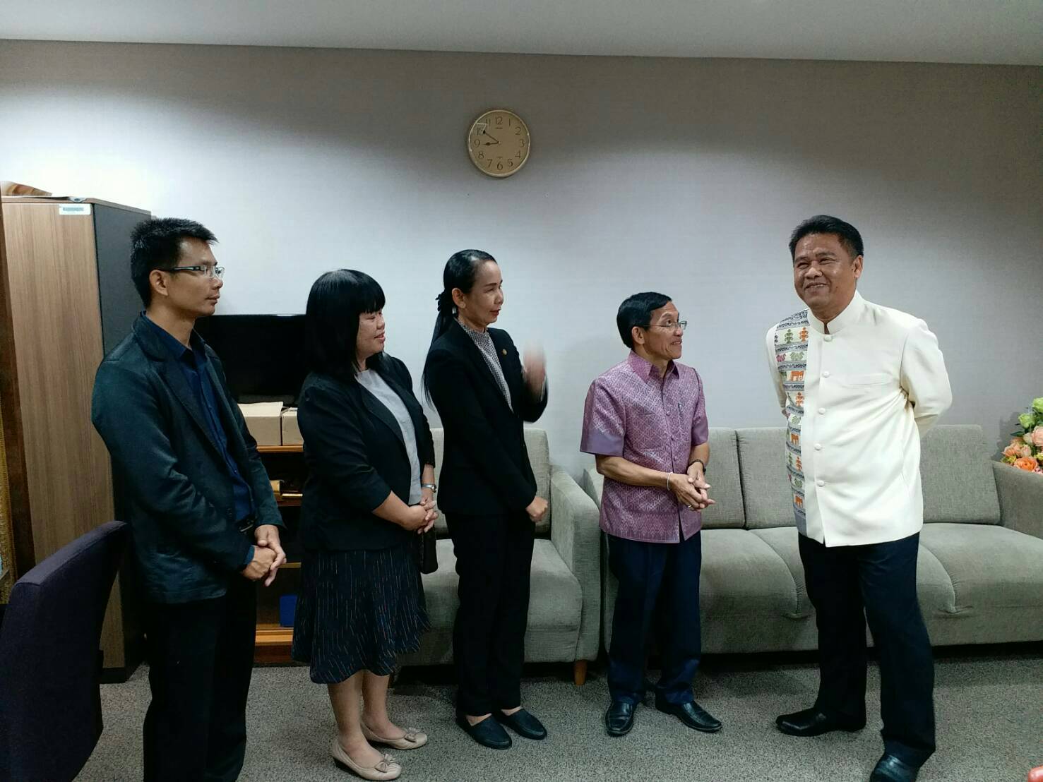 พช.ขอนแก่น เข้าอวยพรและขอพรปีใหม่กับคณะผู้บริหารกรมการพัฒนาชุมชน