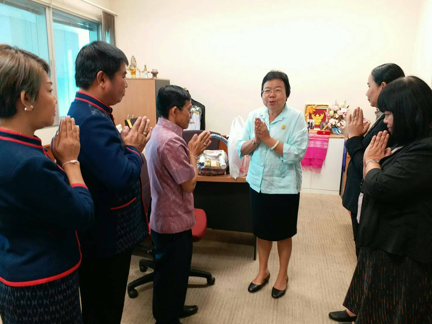พช.ขอนแก่น เข้าอวยพรและขอพรปีใหม่กับคณะผู้บริหารกรมการพัฒนาชุมชน