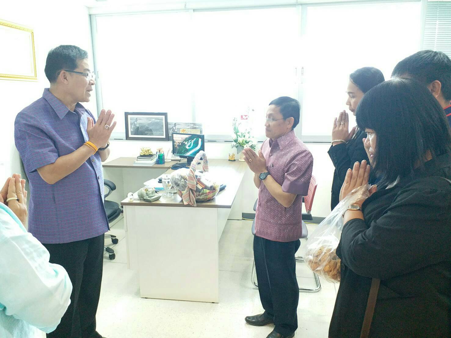 พช.ขอนแก่น เข้าอวยพรและขอพรปีใหม่กับคณะผู้บริหารกรมการพัฒนาชุมชน