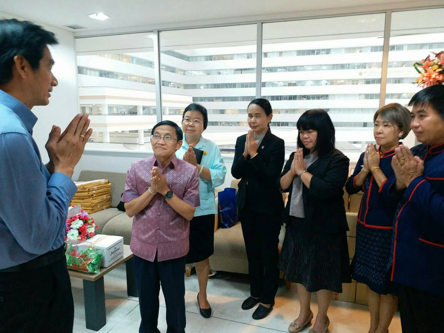 พช.ขอนแก่น เข้าอวยพรและขอพรปีใหม่กับคณะผู้บริหารกรมการพัฒนาชุมชน