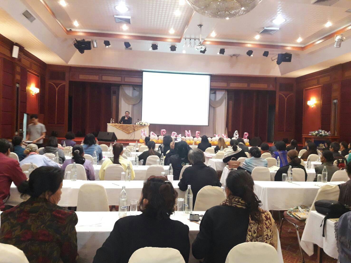 “พช.ขอนแก่น ประชุมเชิงปฏิบัติการการให้ความรู้ในการพัฒนายกระดับผลิตภัณฑ์ OTOP แยกตามCluster รุ่นที่ 4  ตามโครงการเพิ่มศักยภาพการค้าการลงทุนตามแนวเขตชายแดนและเชื่อมโยงระเบียงเศรษฐกิจอนุภาคลุ่มน้ำโขง ปีงบประมาณ พ.ศ.2561  ”