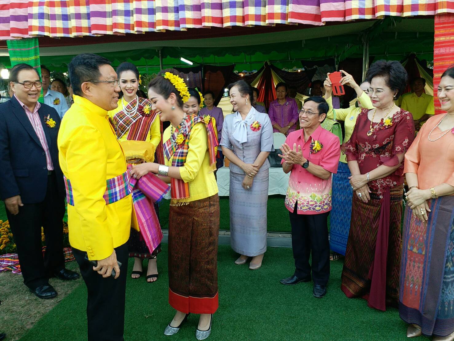 พัฒนาการจังหวัดขอนแก่นร่วมเปิดงาน “ไก่ย่างเขาสวนกวาง และบุญกุ้มข้าวใหญ่ อำเภอเขาสวนกวาง”