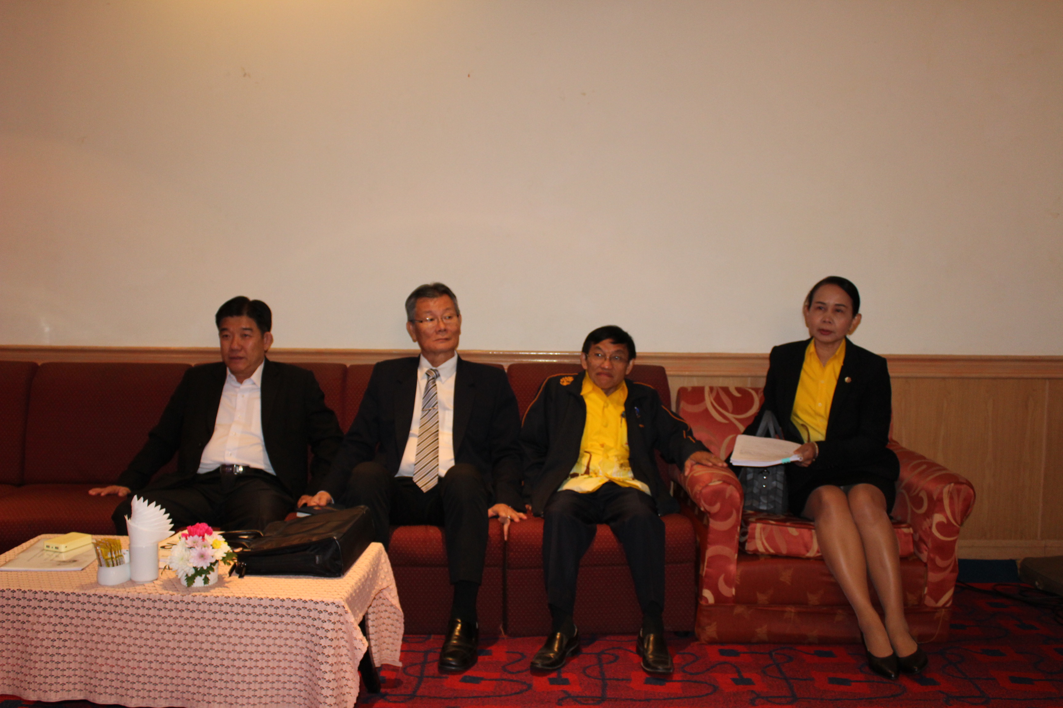 “ขอนแก่น ประชุมเชิงปฏิบัติการเจ้าหน้าที่พัฒนาชุมชนในการขับเคลื่อนยุทธศาสตร์กองทุนพัฒนาบทบาทสตรี”