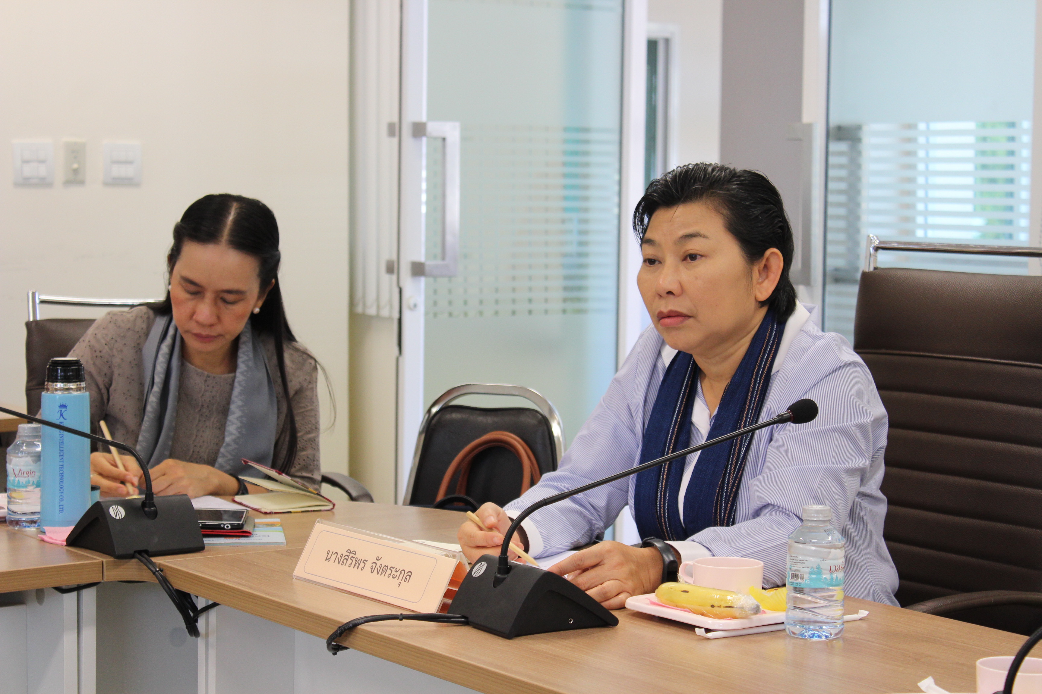 ภริยา ผวจ.ขอนแก่น ประชุมปรึกษาหารือแนวทาง    การพัฒนาผลิตภัณฑ์เด่น OTOP จังหวัดขอนแก่น