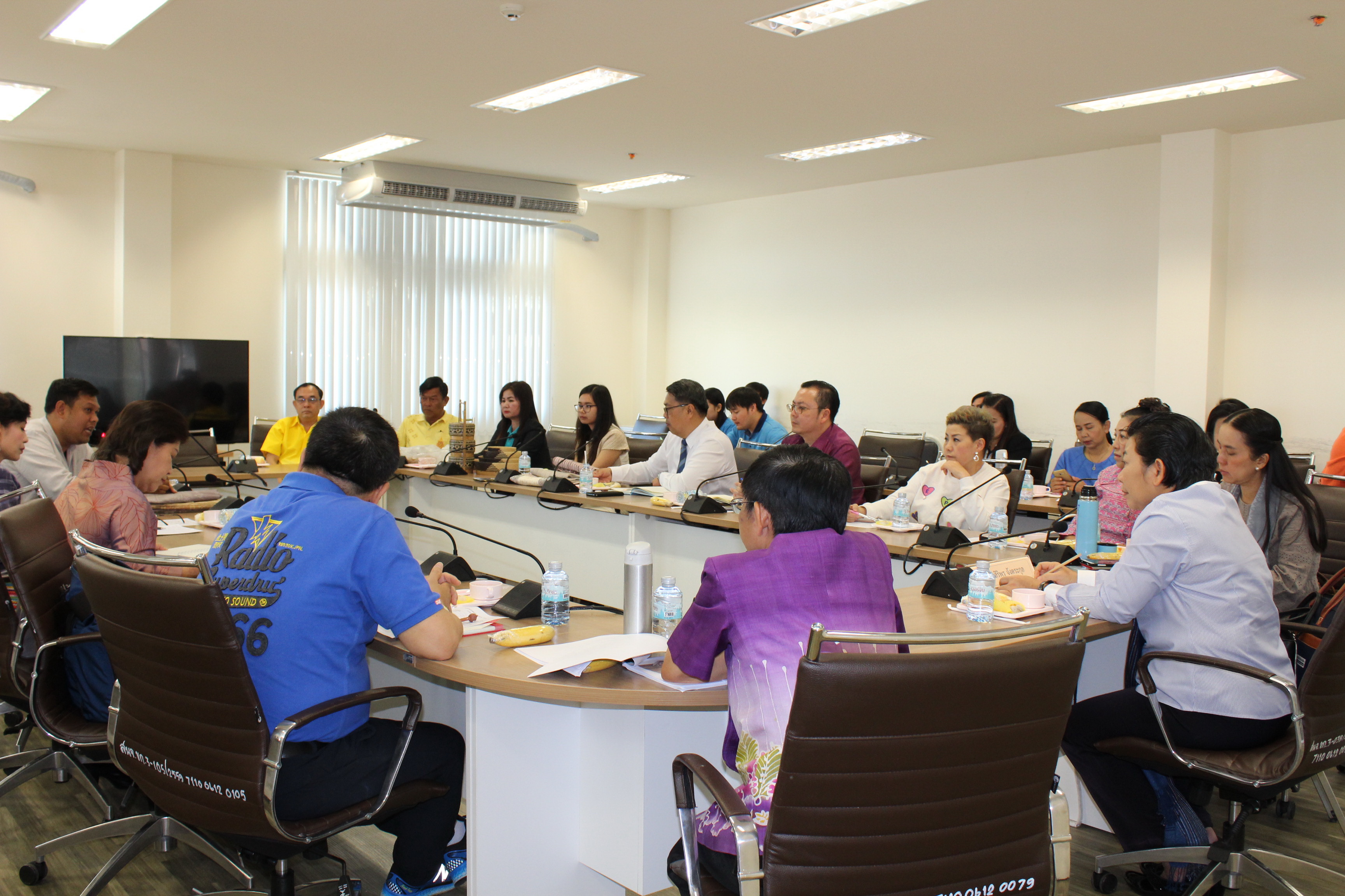 ภริยา ผวจ.ขอนแก่น ประชุมปรึกษาหารือแนวทาง    การพัฒนาผลิตภัณฑ์เด่น OTOP จังหวัดขอนแก่น