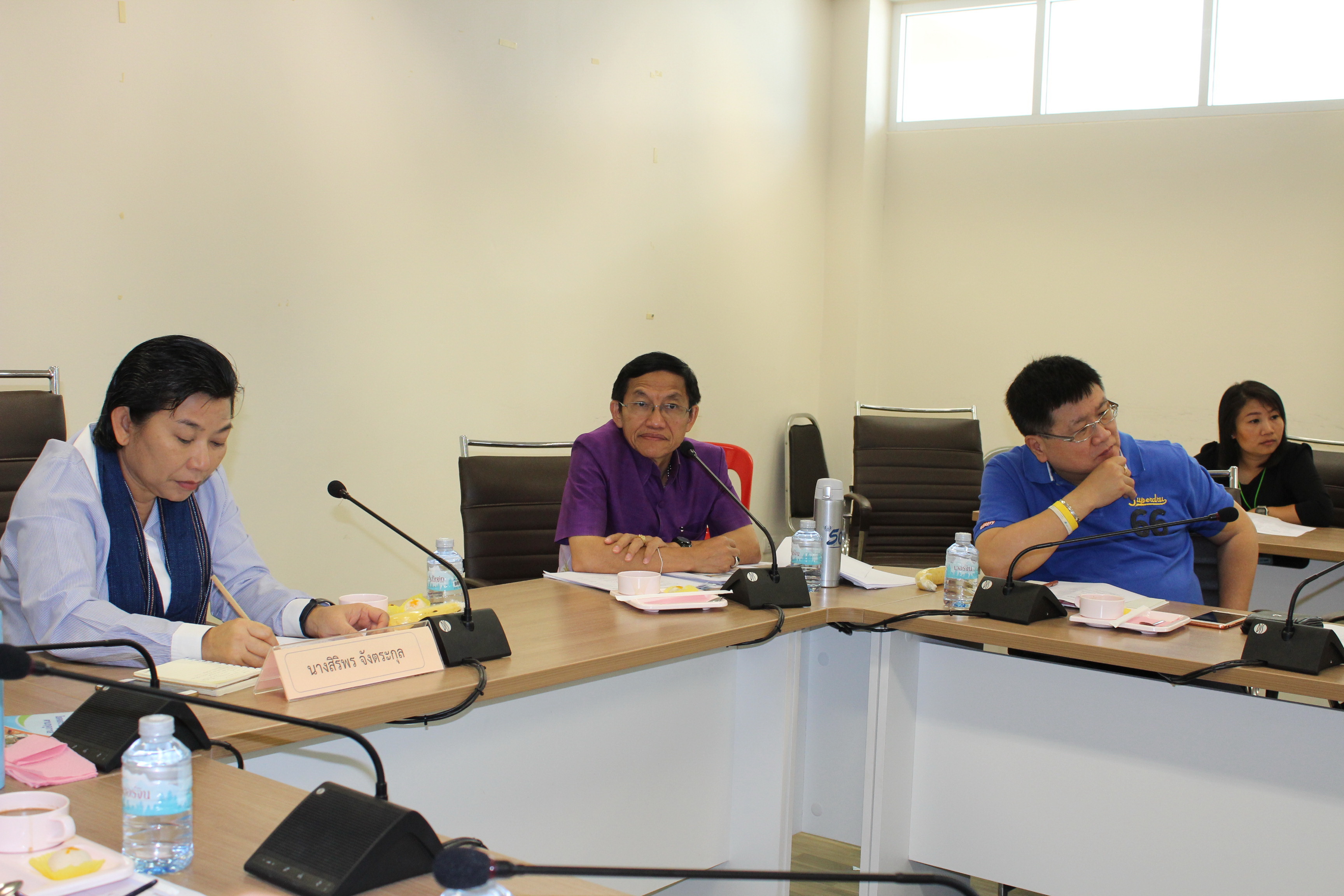 ภริยา ผวจ.ขอนแก่น ประชุมปรึกษาหารือแนวทาง    การพัฒนาผลิตภัณฑ์เด่น OTOP จังหวัดขอนแก่น