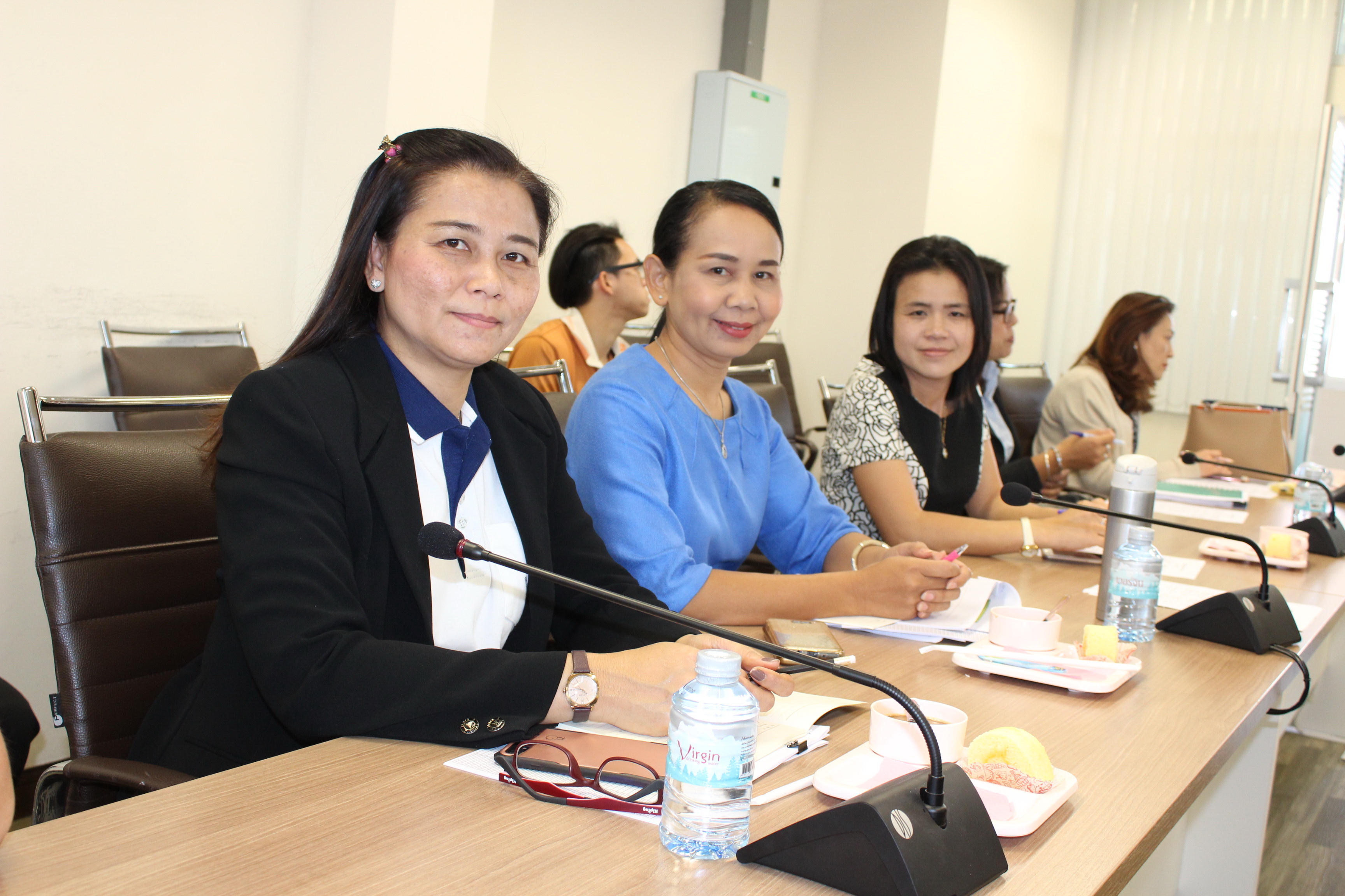 ภริยา ผวจ.ขอนแก่น ประชุมปรึกษาหารือแนวทาง    การพัฒนาผลิตภัณฑ์เด่น OTOP จังหวัดขอนแก่น