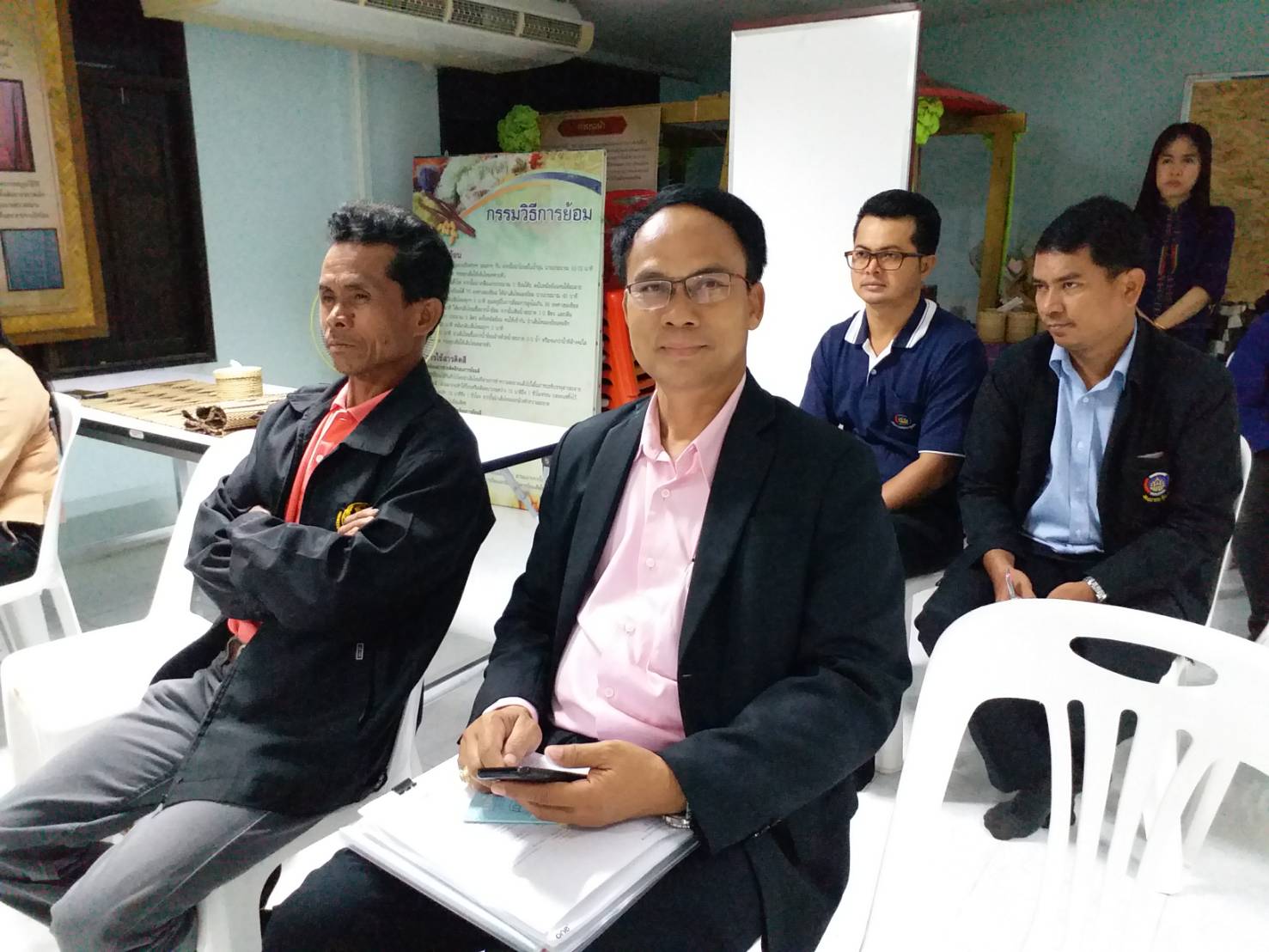 ผู้ตรวจราชการกรมการพัฒนาชุมชน เขตตรวจราชการที่ 12 ลงพื้นที่ขอนแก่น ตรวจเยี่ยมโรงเรียน OTOP แห่งเดียวในภาคอีสาน