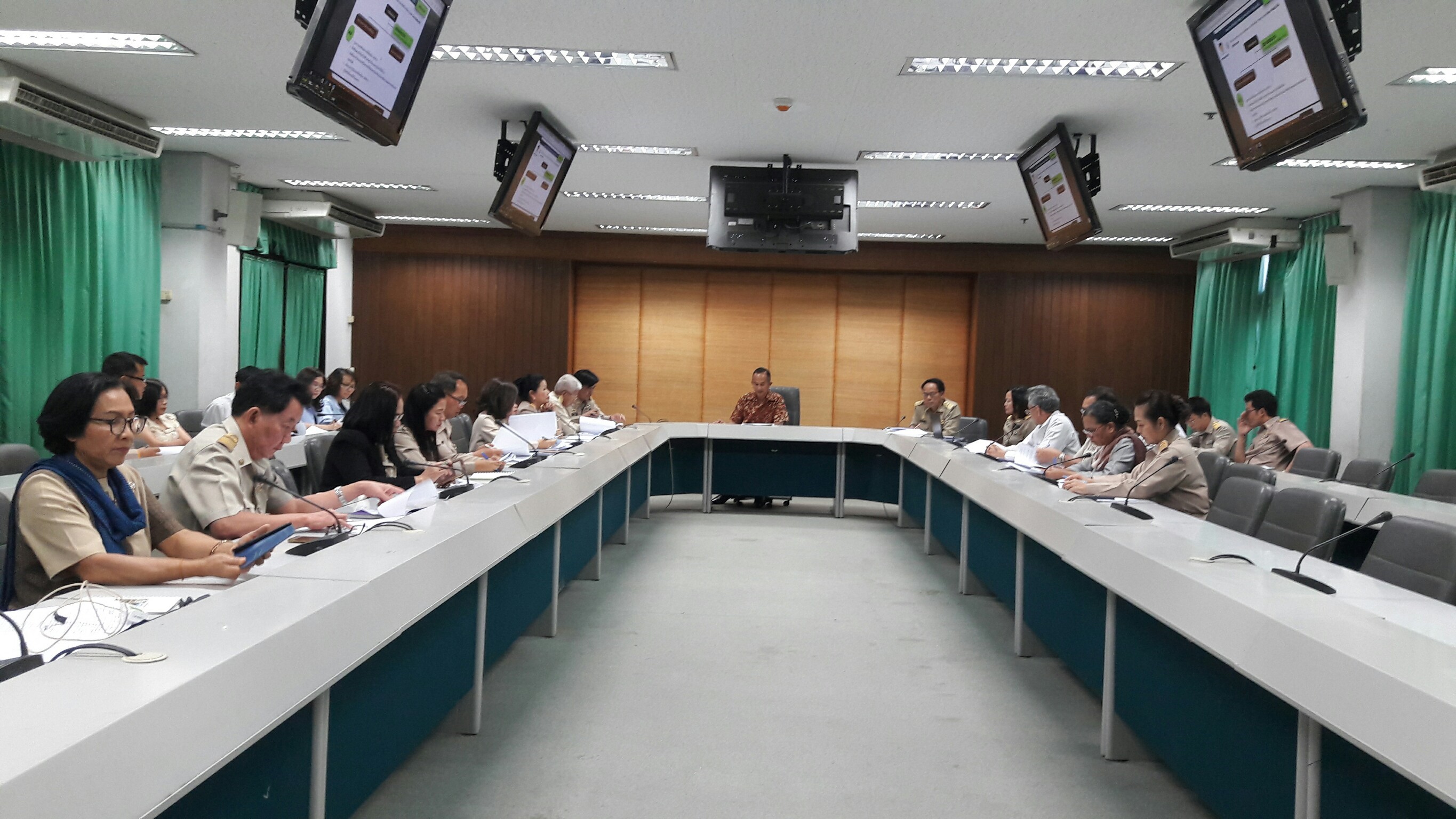 หัวหน้ากลุ่มงานยุทธศาสตร์การพัฒนาชุมชน    เข้าร่วมประชุมการขับเคลื่อนการพัฒนาประเทศตามโครงการไทยนิยม  ยั่งยืน  จังหวัดขอนแก่น