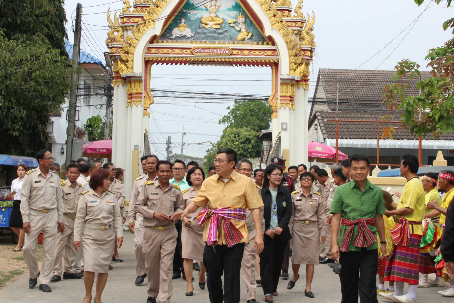 ผู้ตรวจราชการกรมการพัฒนาชุมชน เขต 12 ร่วม Kick off การจัดเวทีโครงการไทยนิยม ยั่งยืน เวที 1 “ปรับทุก ผูกมิตร” ต.พระลับ อ.เมืองขอนแก่น