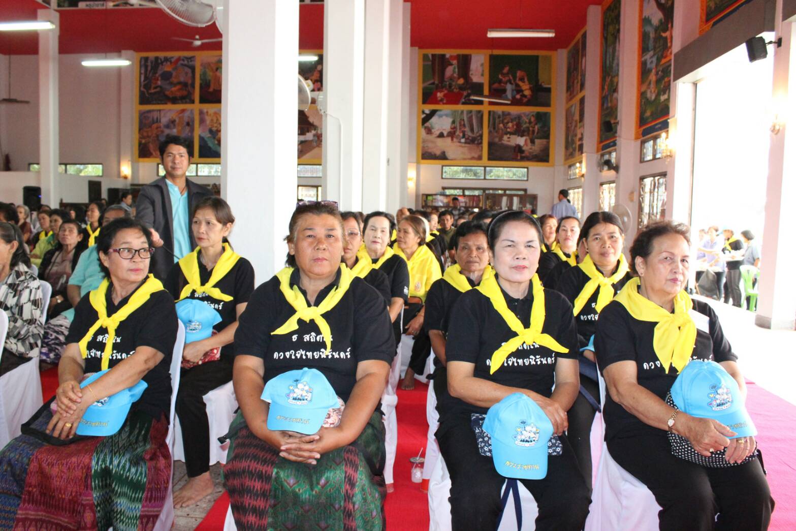 ผู้ตรวจราชการกรมการพัฒนาชุมชน เขต 12 ร่วม Kick off การจัดเวทีโครงการไทยนิยม ยั่งยืน เวที 1 “ปรับทุก ผูกมิตร” ต.พระลับ อ.เมืองขอนแก่น