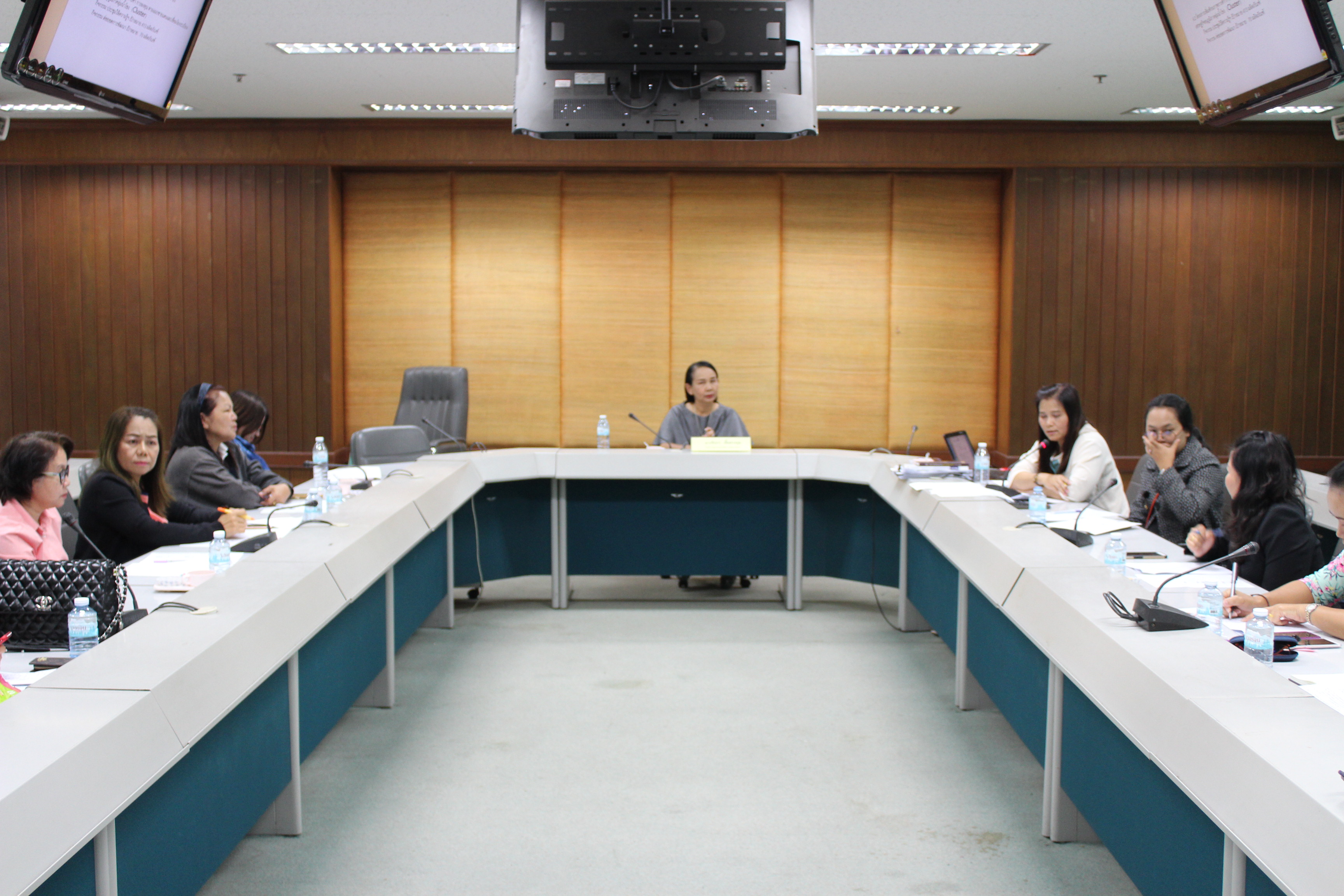 “ พัฒนาชุมชนขอนแก่นประชุมเจ้าหน้าที่ผู้รับผิดชอบงาน OTOP ระดับอำเภอ”