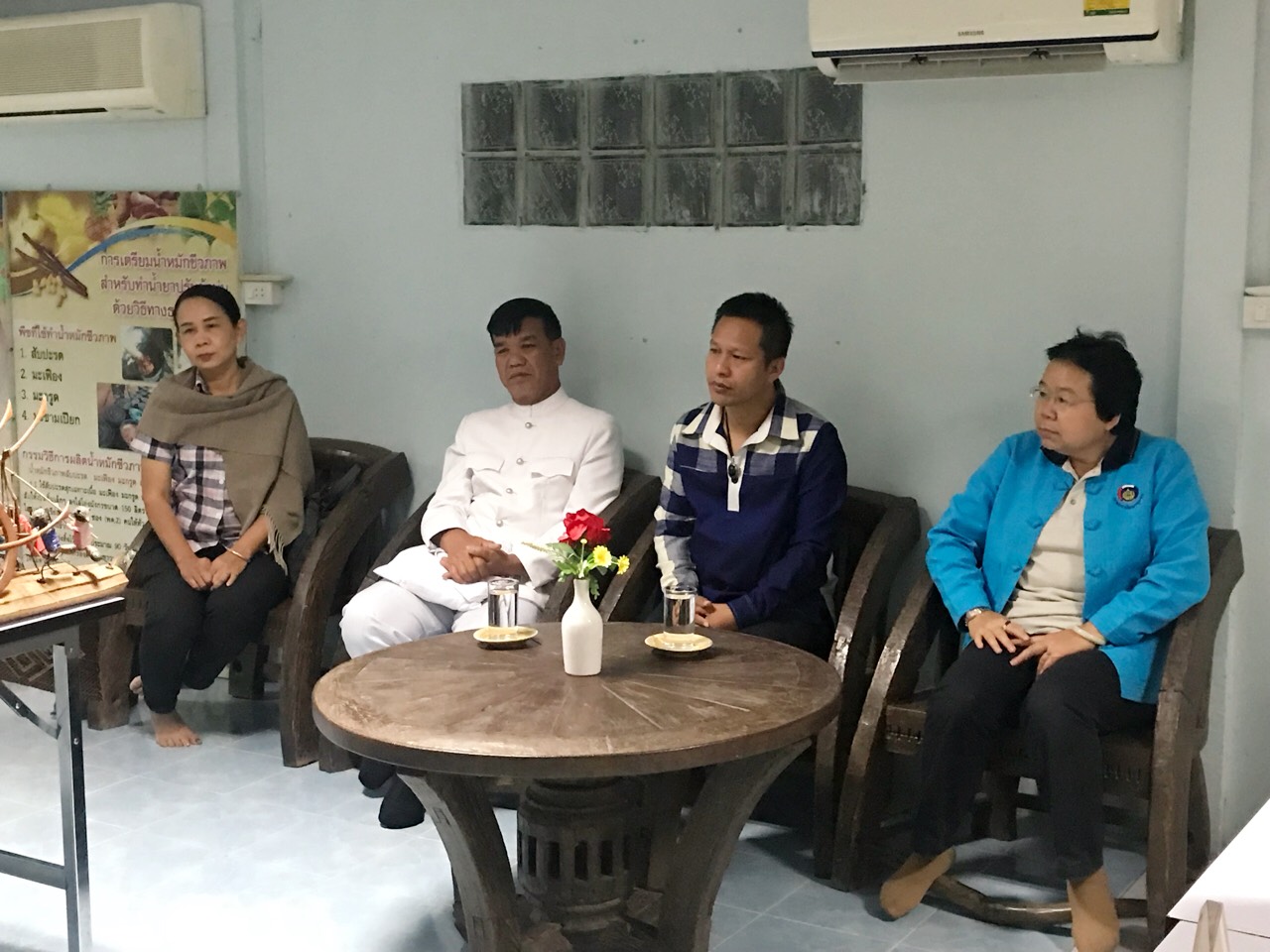 ผู้ตรวจราชการกรมการพัฒนาชุมชน เขตตรวจราชการที่ 12 ลงพื้นที่ขอนแก่น ตรวจเยี่ยมโรงเรียน OTOP แห่งเดียวในภาคอีสาน