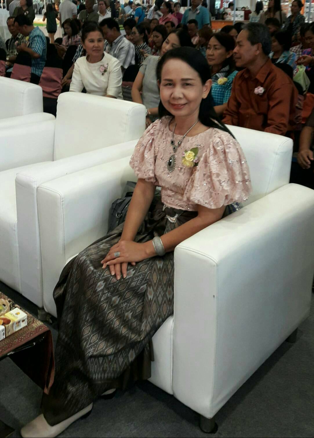 ?หน.กลุ่มงานส่งเสริม ร่วมเปิดงานมหกรรมผลิตภัณฑ์ภูมิปัญญาร้อยแก่นสารสินธุ์สู่สากล ?