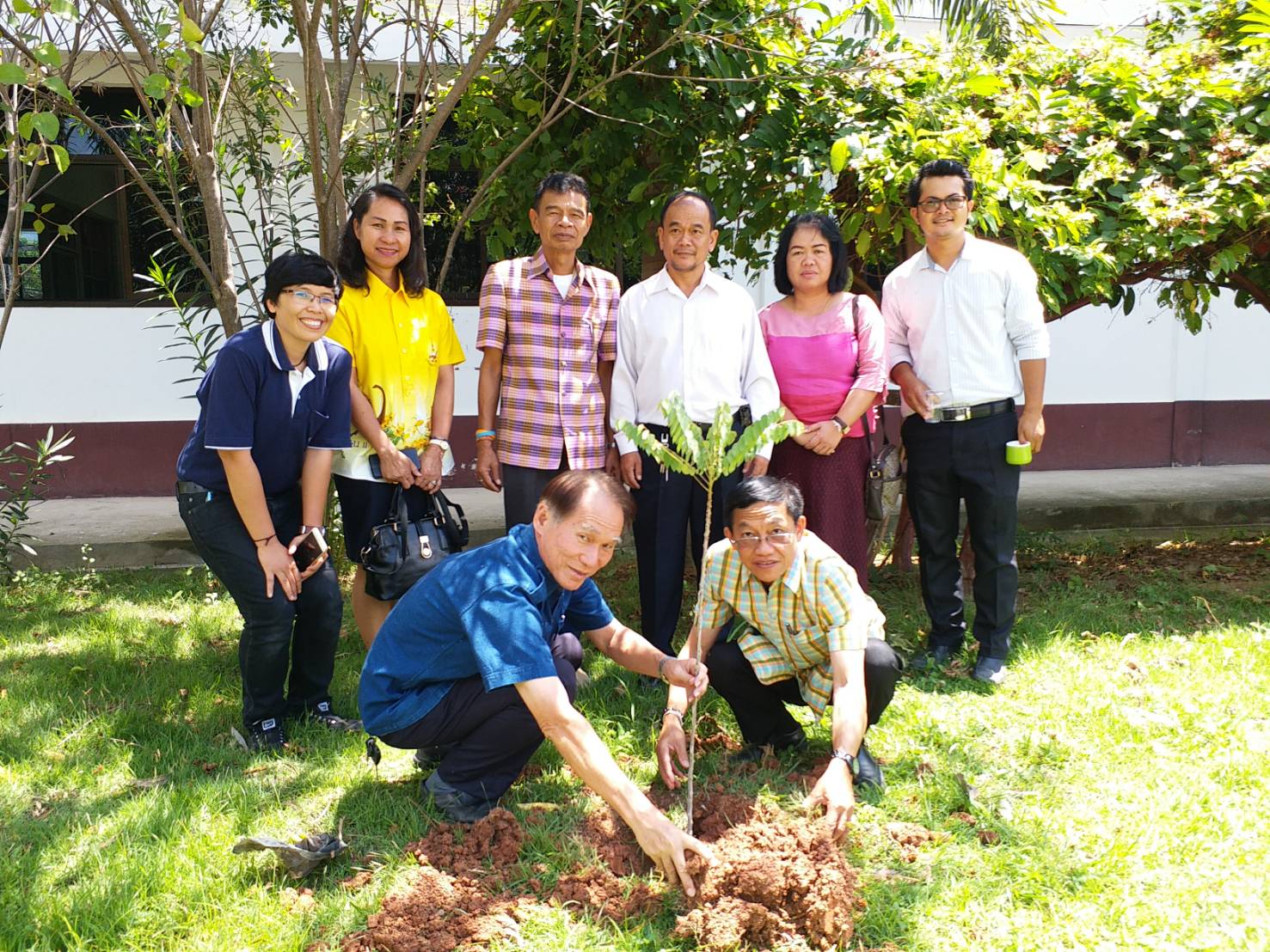 พัฒนาการจังหวัดขอนแก่น ร่วมทำบุญถวายภัตตาหารเพล ตามโครงการส่งเสริมคุณธรรม จริยธรรม เจ้าหน้าที่พัฒนาชุมชน  ณ อำเภอแวงใหญ่