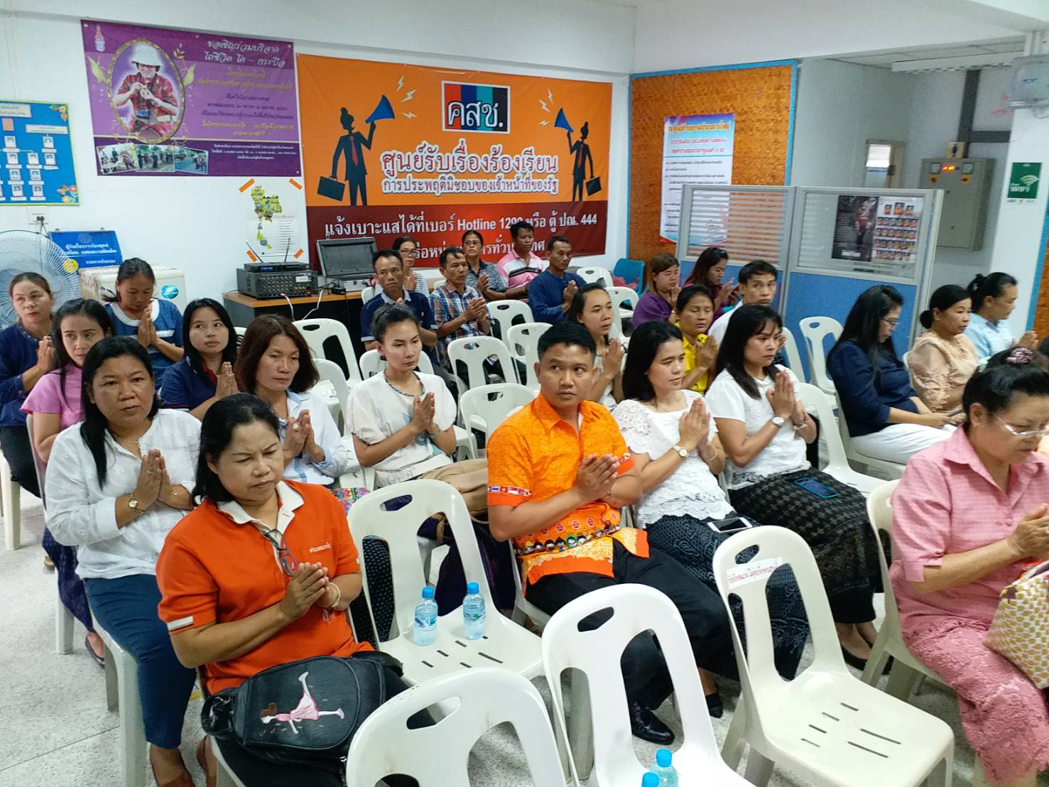 พัฒนาการจังหวัดขอนแก่น ร่วมทำบุญถวายภัตตาหารเพล ตามโครงการส่งเสริมคุณธรรม จริยธรรม เจ้าหน้าที่พัฒนาชุมชน  ณ อำเภอแวงใหญ่