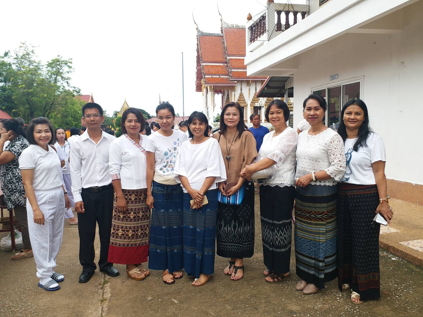 พจ.ขอนแก่น ร่วมทำบุญตักบาตรเข้าวัดปฏิบัติธรรม ร่วมกับ พก.109