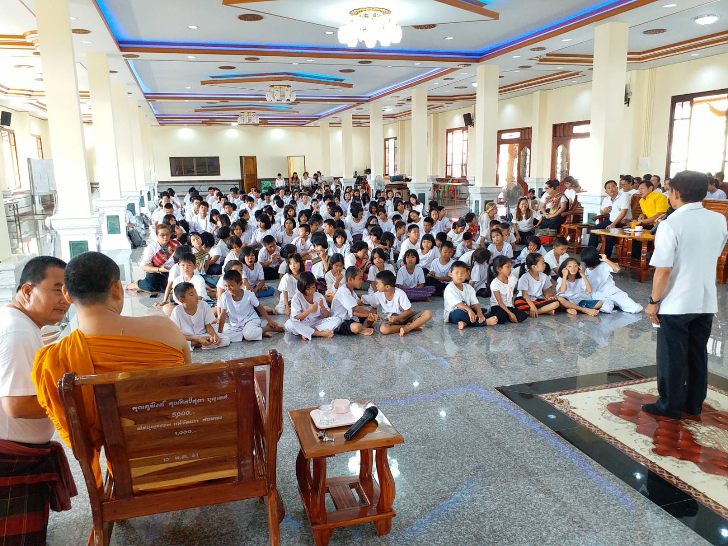 พจ.ขอนแก่น ร่วมทำบุญตักบาตรเข้าวัดปฏิบัติธรรม ร่วมกับ พก.109