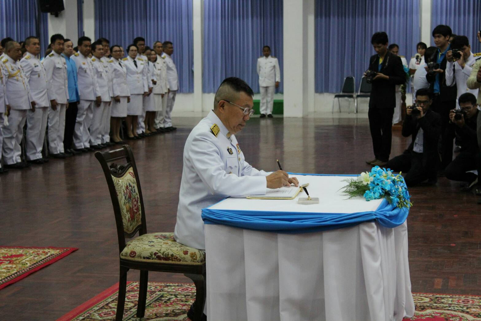 ?พช.ขอนแก่น ร่วมพิธีลงนามถวายพระพรชัยมงคลสมเด็จพระนางเจ้าสิริกิติ์ พระบรมราชินีนาถ ในรัชกาลที่ 9?