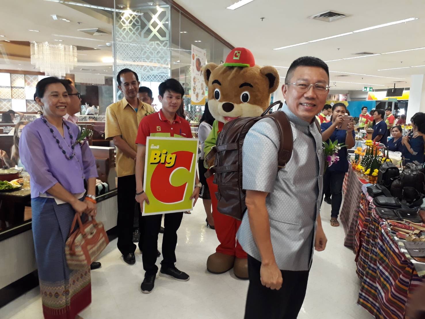 พช.ขอนแก่น  ร่วมเปิดงาน “ชม  ชิม ช้อป แชะ  รับลมหนาว อีสานเฮาเด้อ” ครั้งที่ 1 ประจำปี 2561