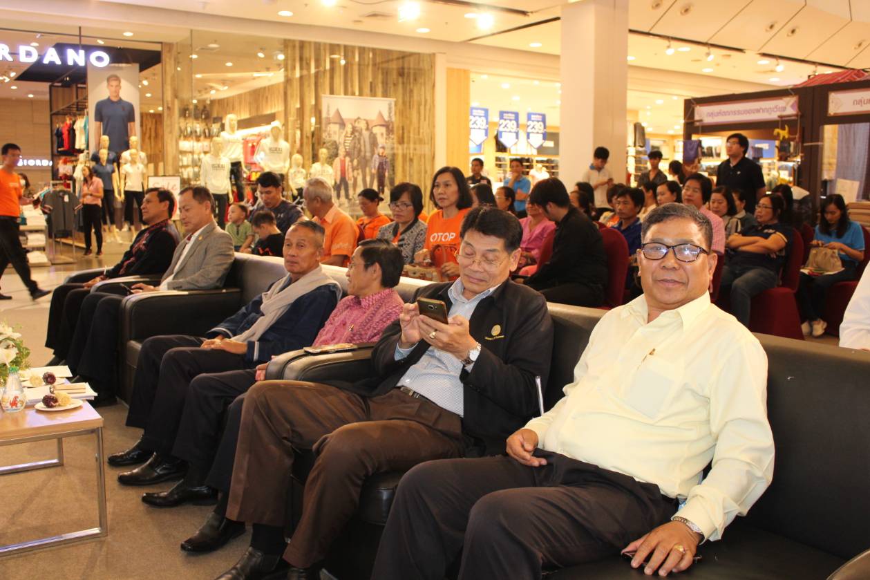 พช.ขอนแก่น แถลงข่าว การเชื่อมโยงเส้นทางการท่องเที่ยวเมืองหลัก เมืองรอง และชุมชน ตามโครงการชุมชนท่องเที่ยว OTOP นวัตวิถี ภายใต้โครงการไทยนิยม ยั่งยืน