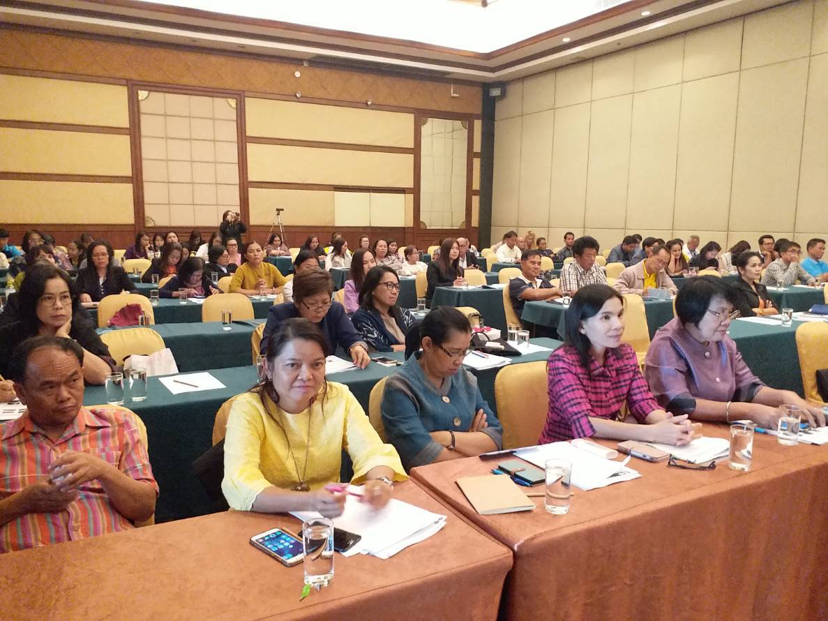สำนักงานพัฒนาชุมชนจังหวัดขอนแก่น ประชุมเตรียมพร้อมขับเคลื่อนการพัฒนาผลิตภัณฑ์ชุมชน กลุ่มปรับตัวสู่การพัฒนา(กลุ่มD)ประเภทอาหารและเครื่องดื่ม ตามโครงการชุมชนท่องเที่ยวOTOP นวัตวิถี ภายใต้โครงการไทยนิยม ยั่งยืน