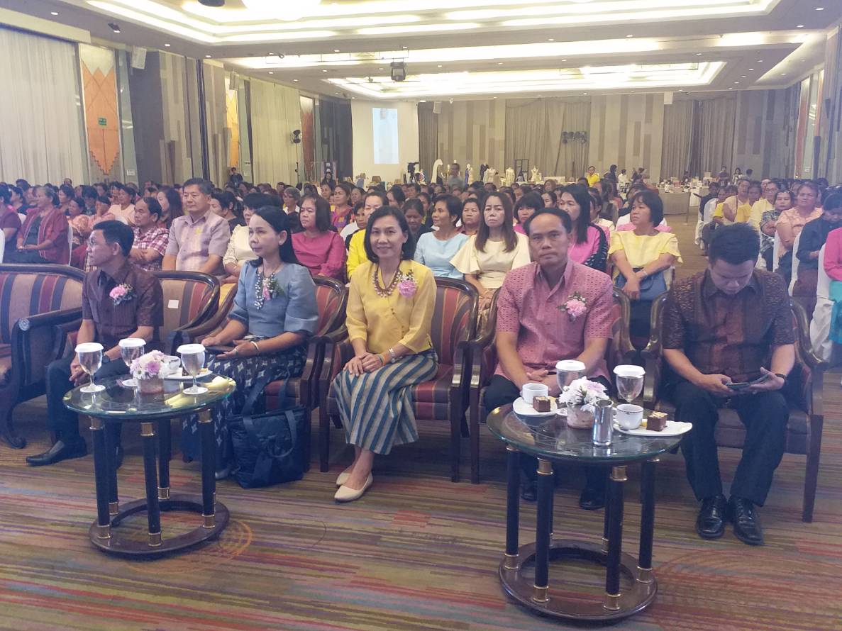 ขอนแก่น โชว์ผลงานการพัฒนาผลิตภัณฑ์กลุ่ม D ประเภทผ้าและเครื่องแต่งกาย วิถีนุ่งหุ่ม” ผ้าเมืองแคน แดนดอกคูณ “ตามโครงการชุมชนท่องเที่ยว OTOP นวัตวิถี ภายใต้โครงการไทยนิยม ยั่งยืน