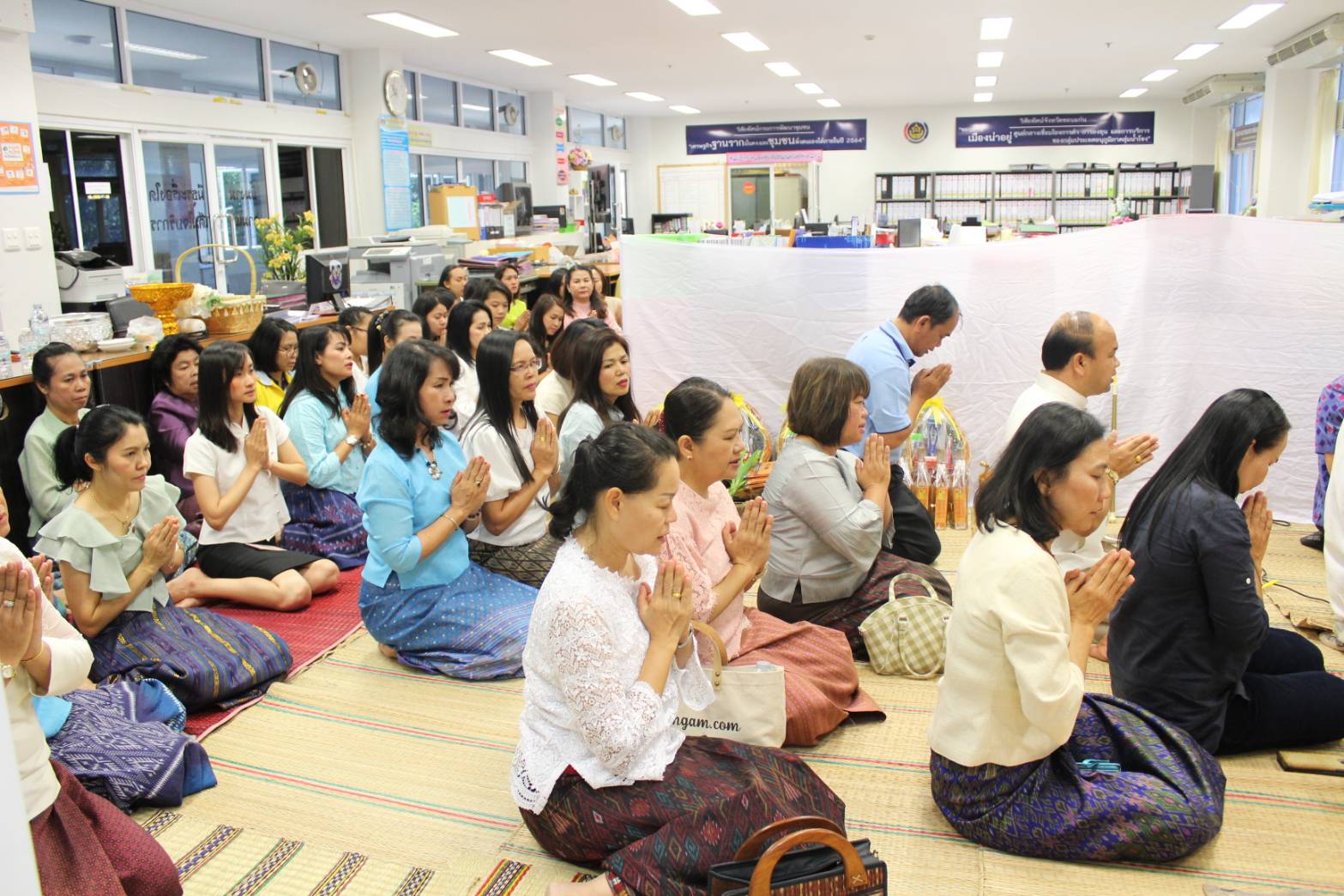 ?พช.ขอนแก่น ทำบุญสำนักงาน ถวายภัตตาหารเพล และจตุปัจจัยแด่พระสงฆ์?️