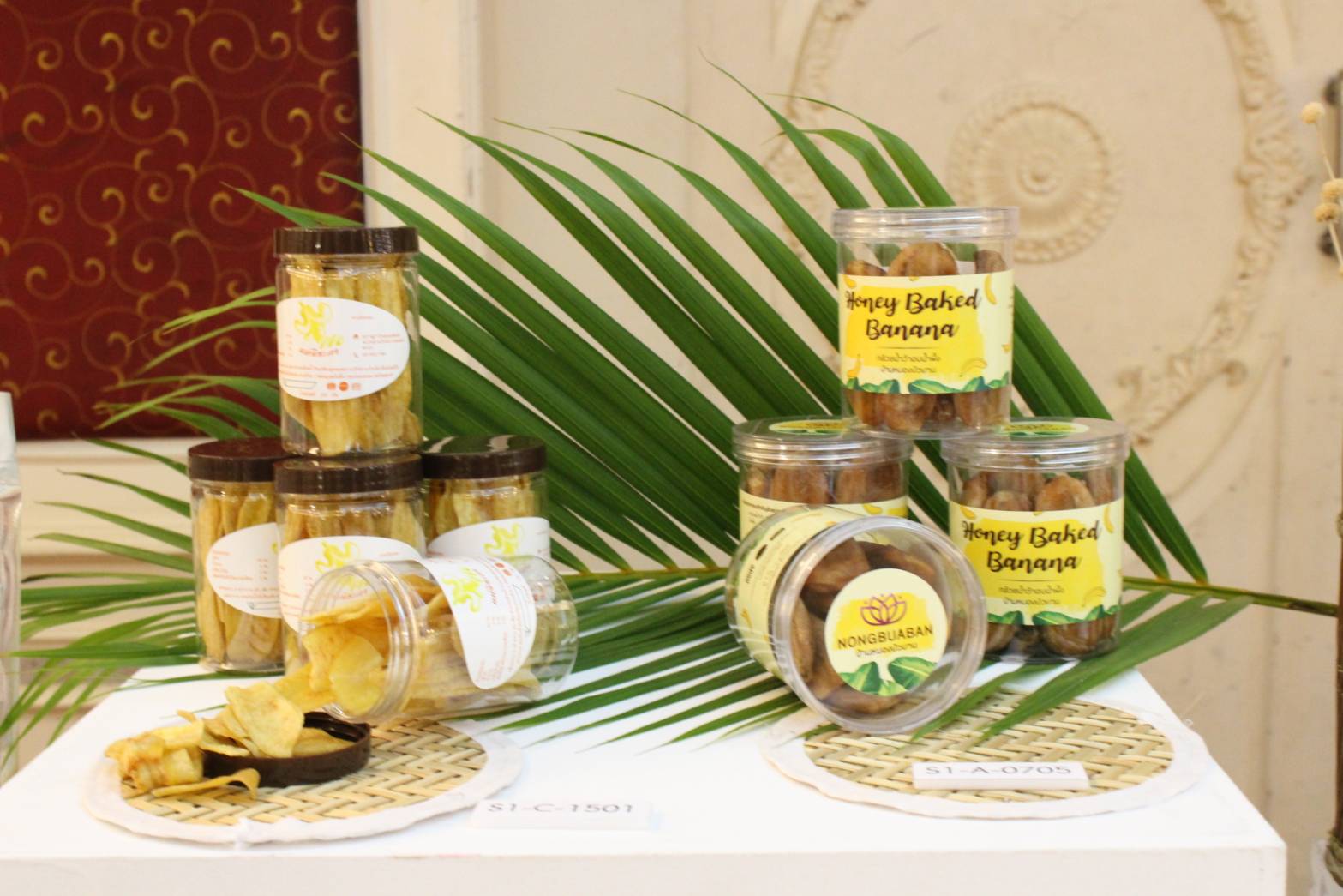 ?พช.ขอนแก่น ร่วมกับ ม.ศิลปากร เปิดตลาด OTOP นวัตวิถีขอนแก่นแดนแห่งวิถีกิน ” แซ่บถึงแก่น แดนดอกคูณ” โดยดีไซน์เนอร์ระดับประเทศ ผลิกโฉมพัฒนาบรรจุภัณฑ์ เพื่อเพิ่มมูลค่าสร้างรายได้ให้กับชุมชน?️