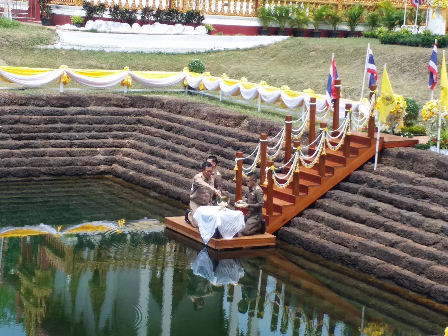 ?จังหวัดขอนแก่น จัดพิธีซ้อมใหญ่เสมือนจริงในพิธีพลีกรรมตักน้ำศักดิ์สิทธิ์ ที่วัดกู่ประภาชัย ตำบลบัวใหญ่ อำเภอน้ำพอง จังหวัดขอนแก่น ?️
