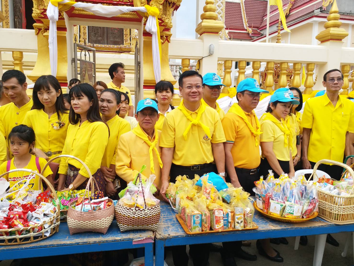 ร่วมงานพิธีเจริญพระพุทธมนต์และทำบุญตักบาตรเนื่องในโอกาสมหามงคลพระราชพิธีบรมราชาภิเษก ปีพุทธศักราช 2562