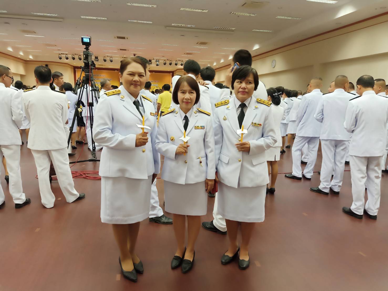 พช.ขอนแก่น ร่วมพิธีจุดเทียนเพื่อน้อมรำลึกในพระมหากรุณาธิคุณ พระบาทสมเด็จพระบรมชนกาธิเบศร มหาภูมิพลอดุลยเดชมหาราช บรมนาถบพิตร