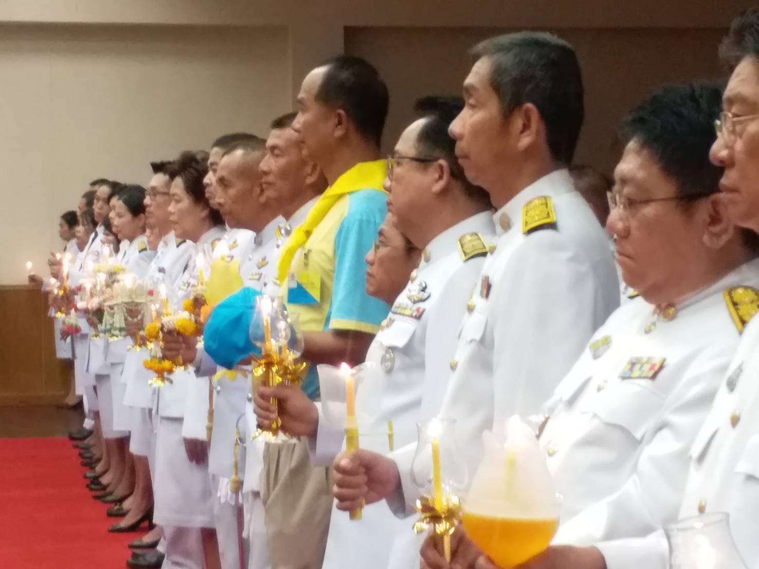 พช.ขอนแก่น ร่วมพิธีจุดเทียนเพื่อน้อมรำลึกในพระมหากรุณาธิคุณ พระบาทสมเด็จพระบรมชนกาธิเบศร มหาภูมิพลอดุลยเดชมหาราช บรมนาถบพิตร