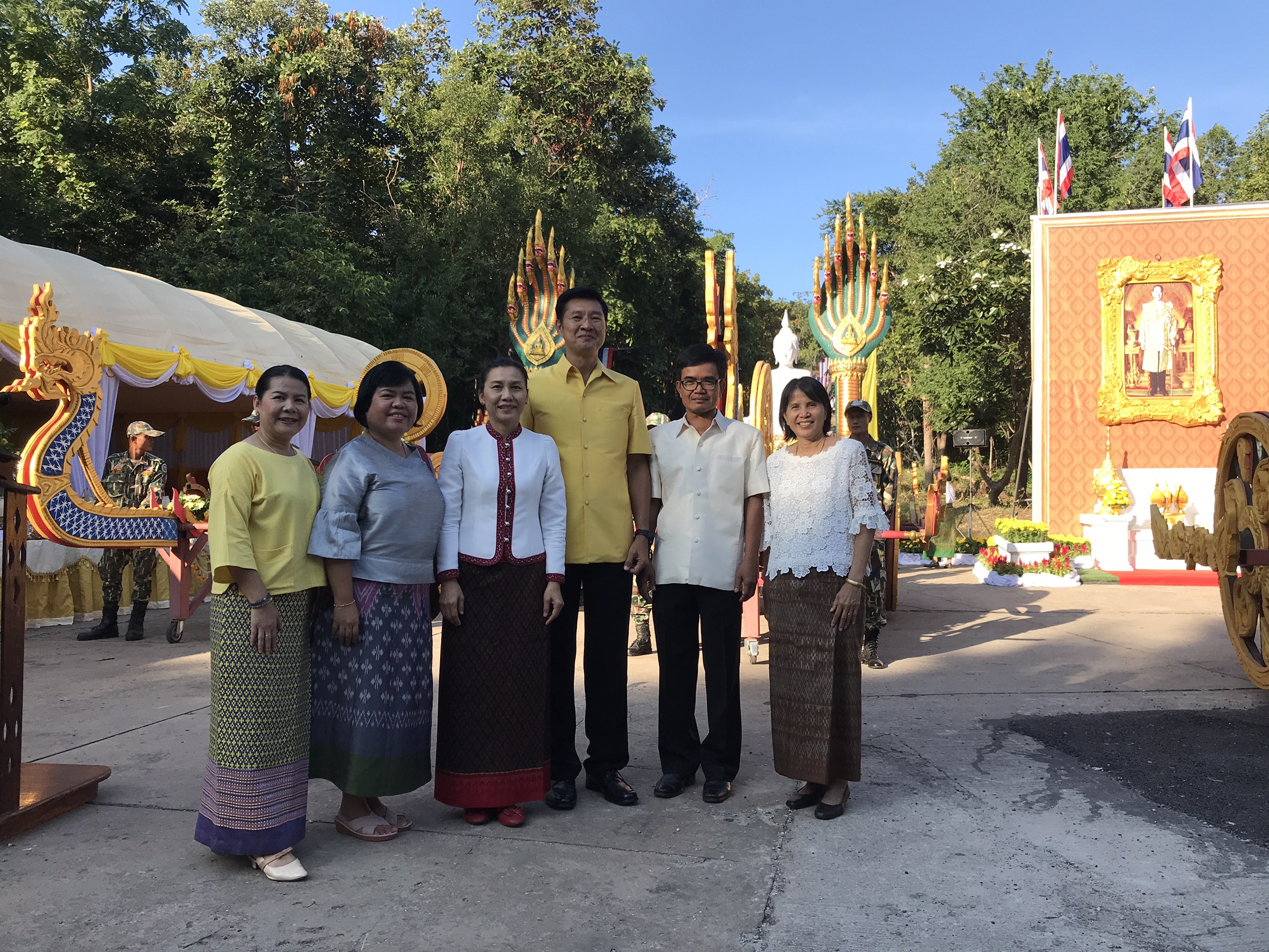 พช.ขอนแก่น ร่วมงานประเพณีออกพรรษาบุญตักบาตรเทโว นมัสการองค์พระใหญ่ ไหว้รอยพระพุทธบาท ปี 2562