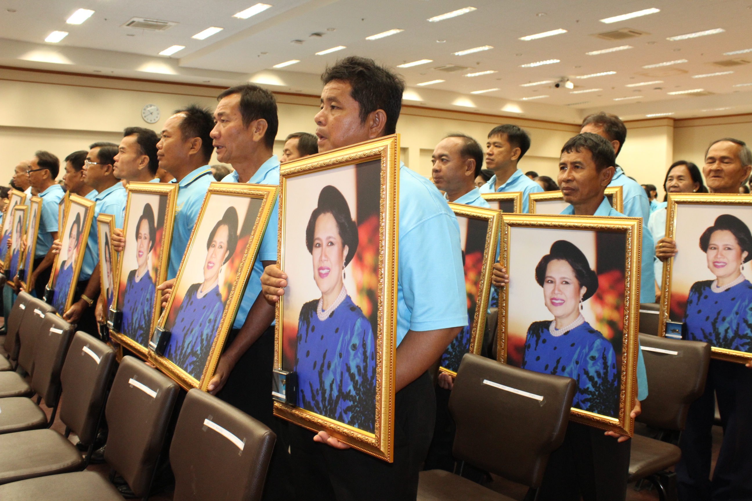 ?️จังหวัดขอนแก่น  จัดพิธีมอบเงินพระราชทานขวัญถุงกองทุนแม่ของแผ่นดิน ประจำปี 2562?