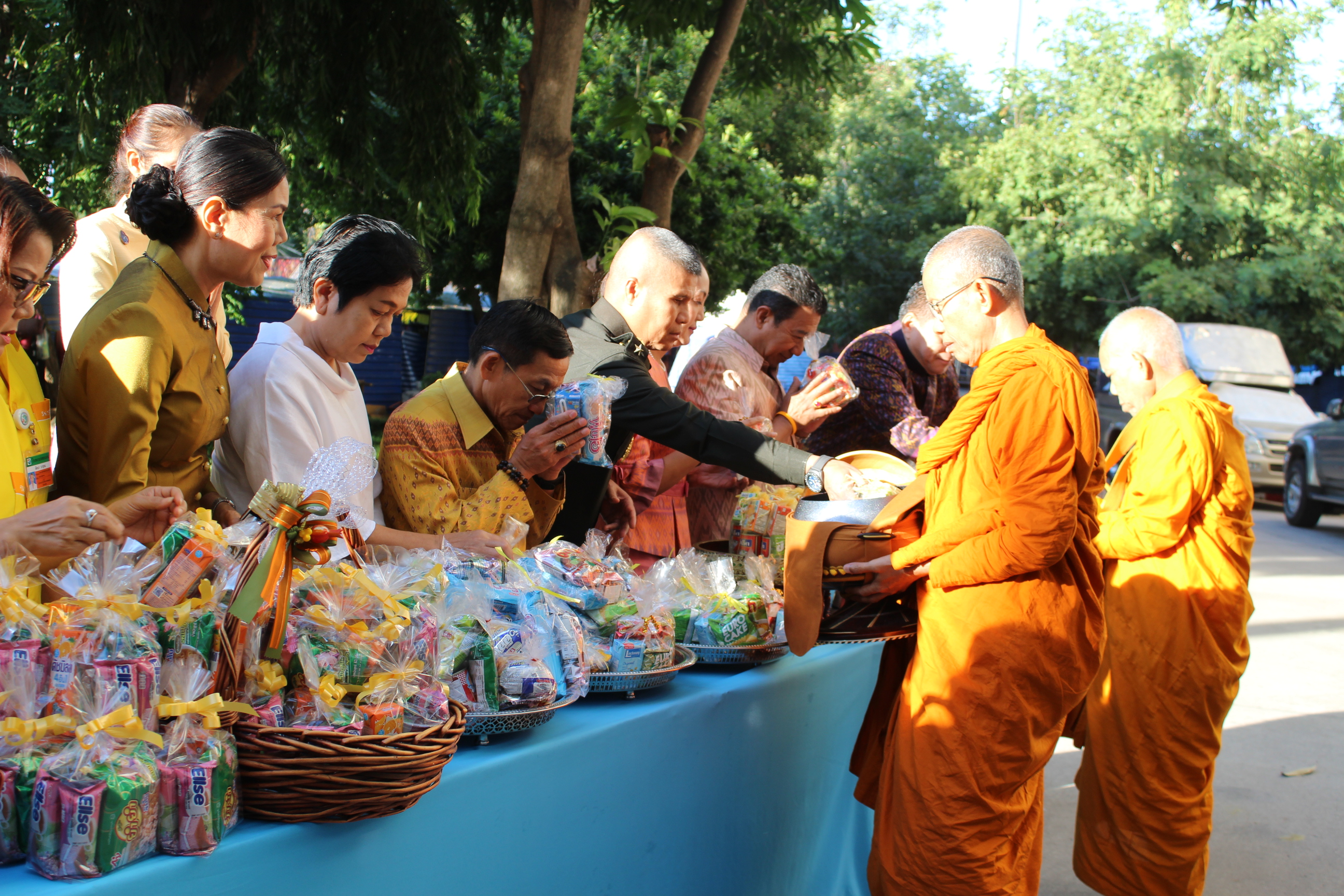 จังหวัดขอนแก่น จัดกิจกรรมครบรอบ 1 ปี ขอนแก่น : เมืองหัตถกรรมโลกแห่งผ้ามัดหมี่และพิธีลงนามบันทึกข้อตกลงความร่วมมือ (MOU) โครงการ “สืบสาน อนุรักษ์ศิลป์ ผ้าถิ่นไทย ดำรงไว้ในแผ่นดิน”