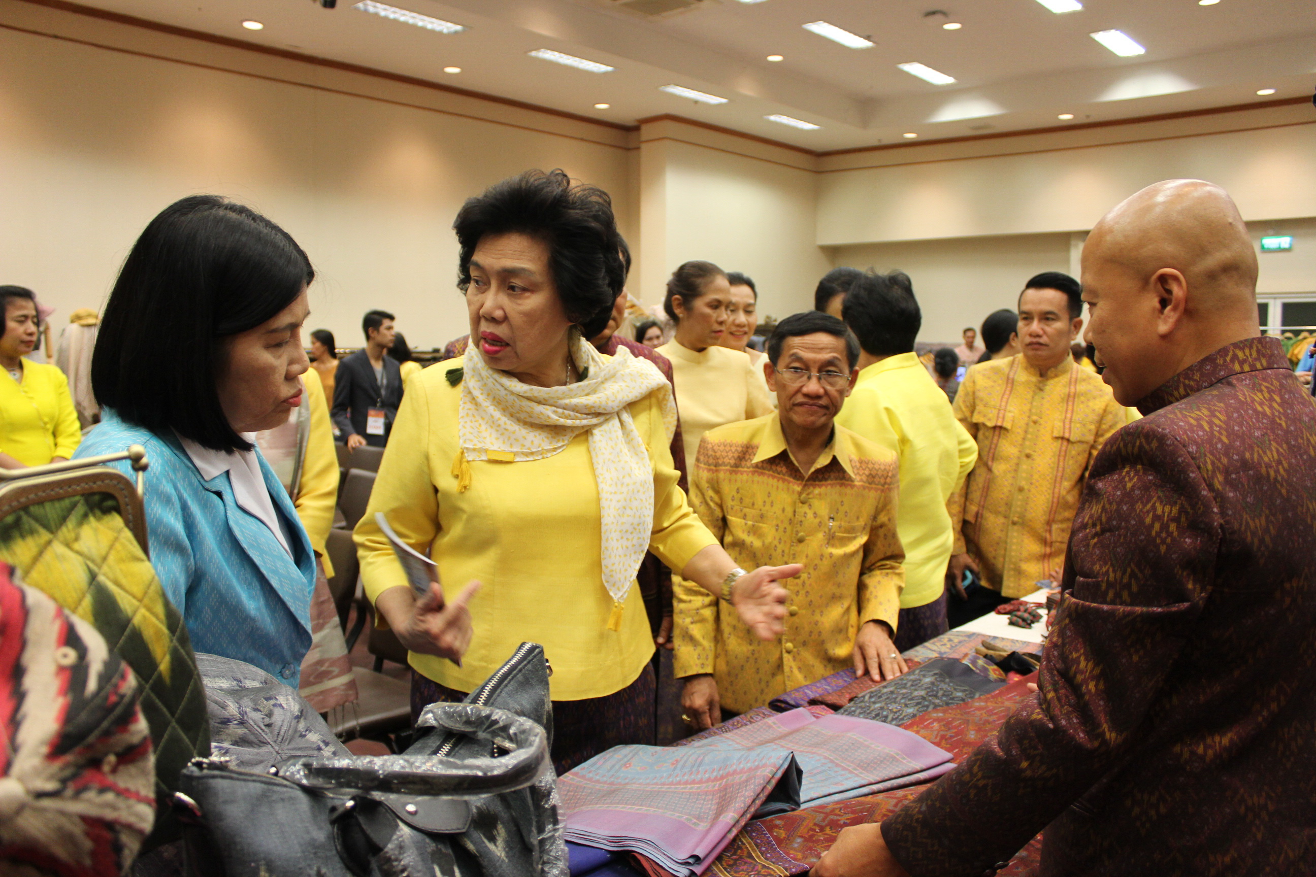 จังหวัดขอนแก่น จัดพิธีลงนาม MOU ประสานความร่วมมือ “สืบสาน อนุรักษ์ศิลป์ผ้าถิ่นไทย ดำรงไว้ในแผ่นดิน”