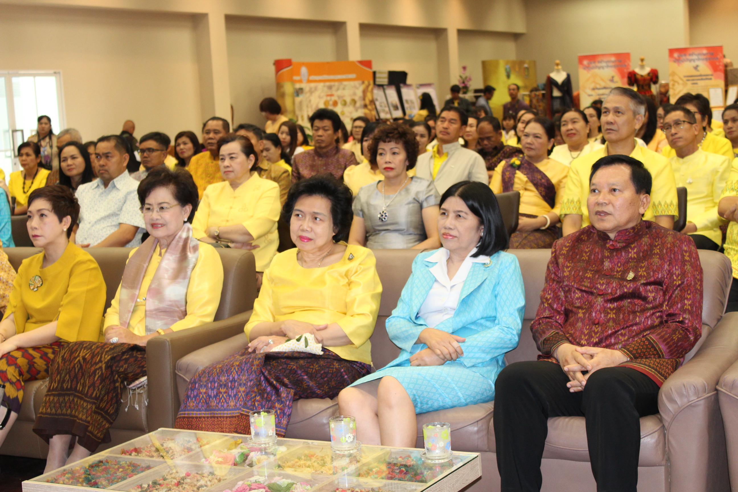 จังหวัดขอนแก่น จัดกิจกรรมครบรอบ 1 ปี ขอนแก่น : เมืองหัตถกรรมโลกแห่งผ้ามัดหมี่และพิธีลงนามบันทึกข้อตกลงความร่วมมือ (MOU) โครงการ “สืบสาน อนุรักษ์ศิลป์ ผ้าถิ่นไทย ดำรงไว้ในแผ่นดิน”