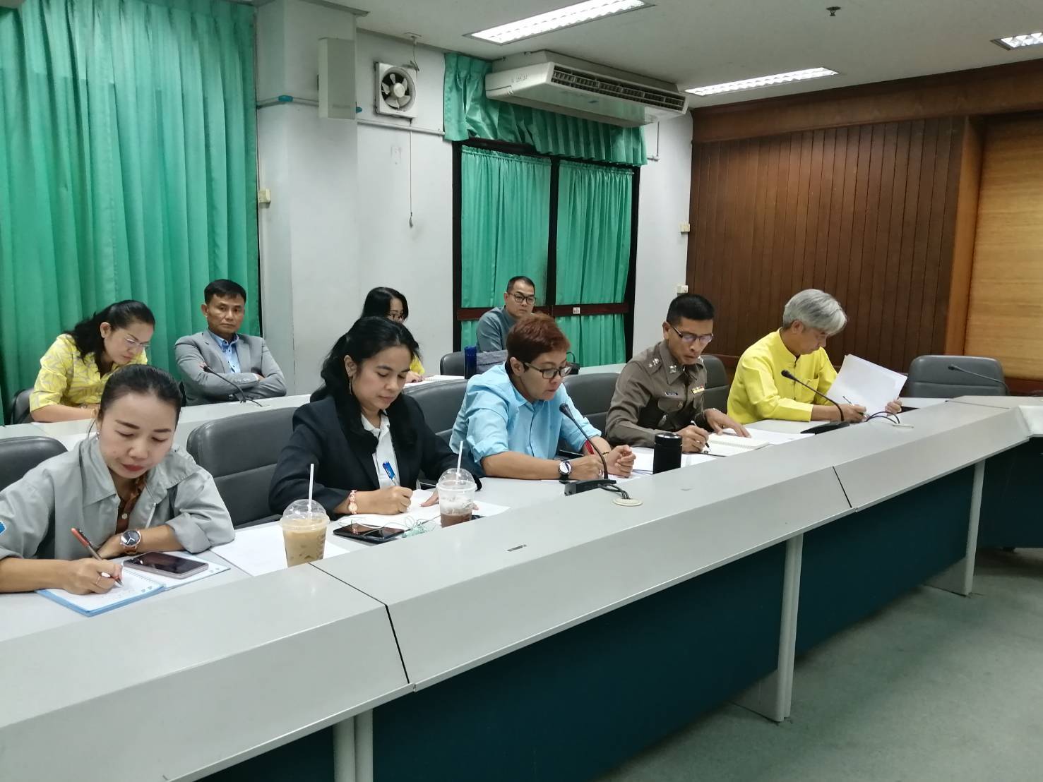 ? พช.ขอนแก่น ร่วมประชุมคณะกรรมการจัดกิจกรรมเพื่อส่งเสริมการท่องเที่ยวและกระตุ้นเศรษฐกิจตามนโยบายของนายกรัฐมนตรี ในพื้นที่จังหวัดขอนแก่น ?