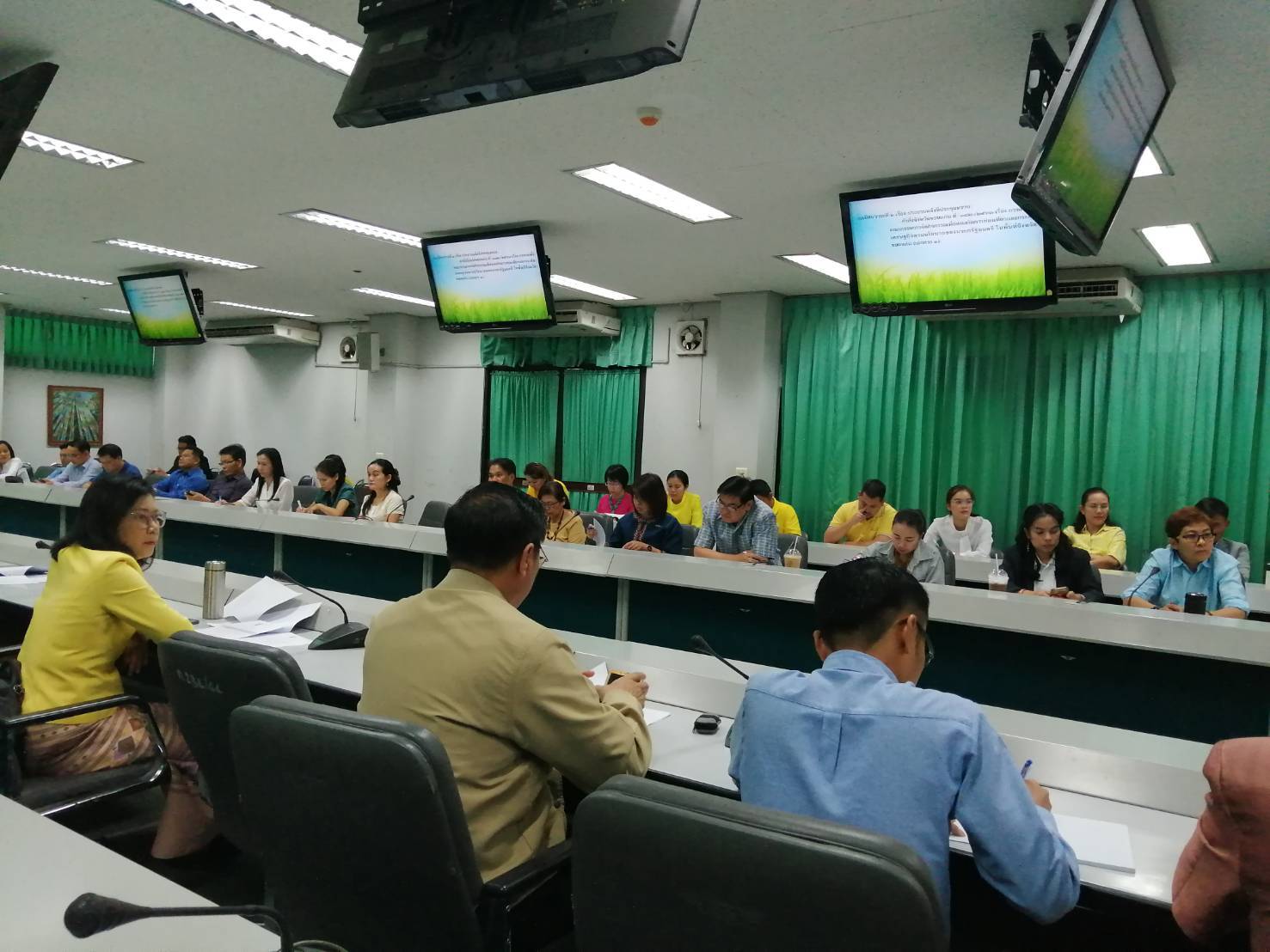 ? พช.ขอนแก่น ร่วมประชุมคณะกรรมการจัดกิจกรรมเพื่อส่งเสริมการท่องเที่ยวและกระตุ้นเศรษฐกิจตามนโยบายของนายกรัฐมนตรี ในพื้นที่จังหวัดขอนแก่น ?