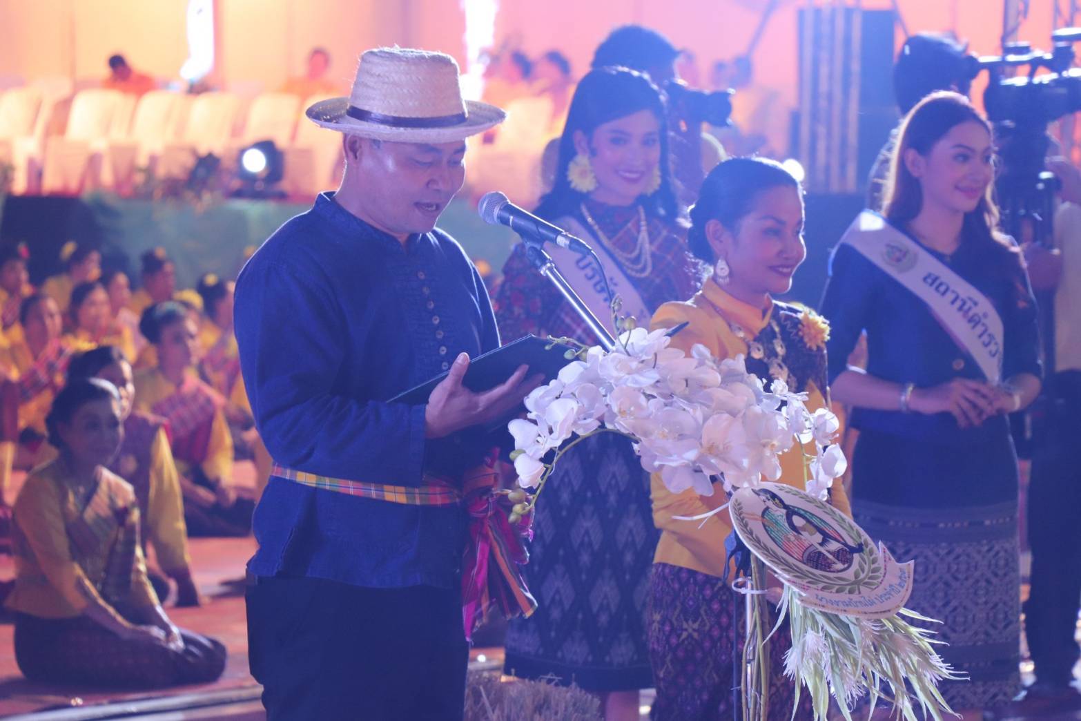 ? พิธีเปิดงาน “ประเพณีบุญกุ้มข้าวใหญ่และของดีอำเภอบ้านไผ่ ประจำปี 2563 ?