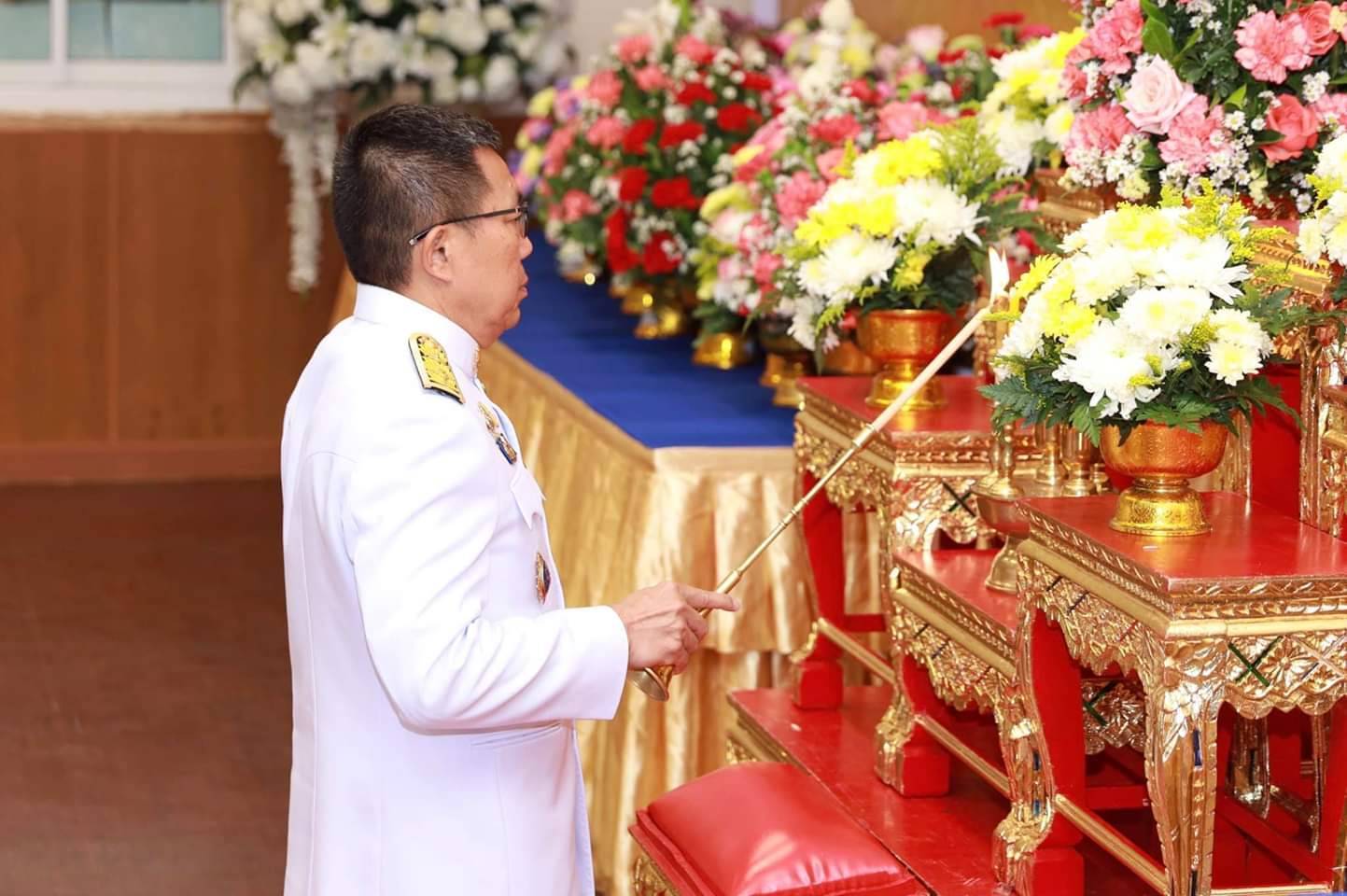 ? พช.ขอนแก่น ร่วมวางพานพุ่มดอกไม้สด ถวายเป็นราชสักการะ เนื่องในวันยุทธหัตถีของสมเด็จพระนเรศวรมหาราช ?
