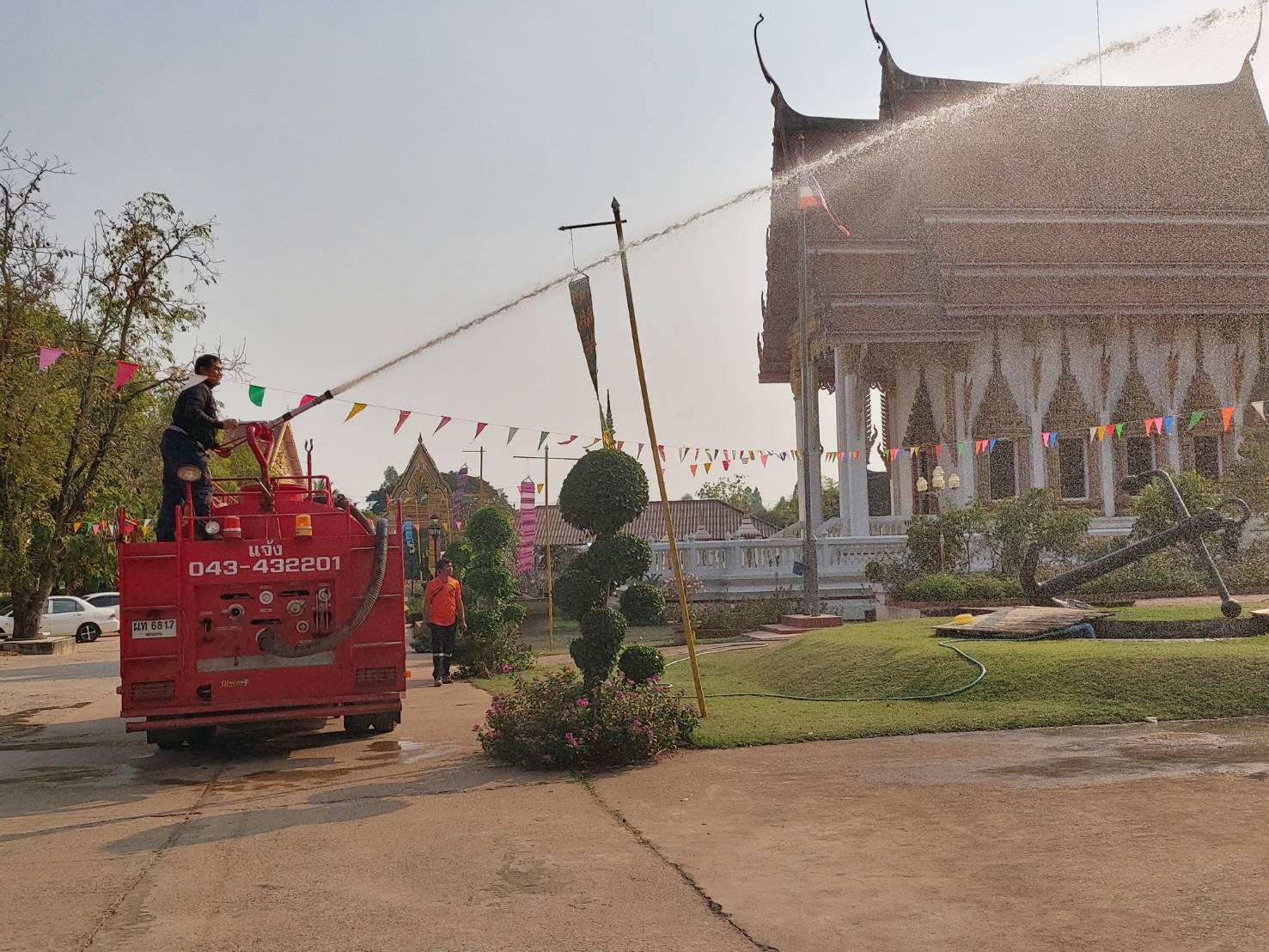 ? พช.ขอนแก่น ร่วมจัดสถานที่ในการจัดกิจกรรมตามโครงการ “ทอดผ้าป่าสมทบกองทุนแม่ของแผ่นดิน ระดับจังหวัด ประจำปี 2562” ?