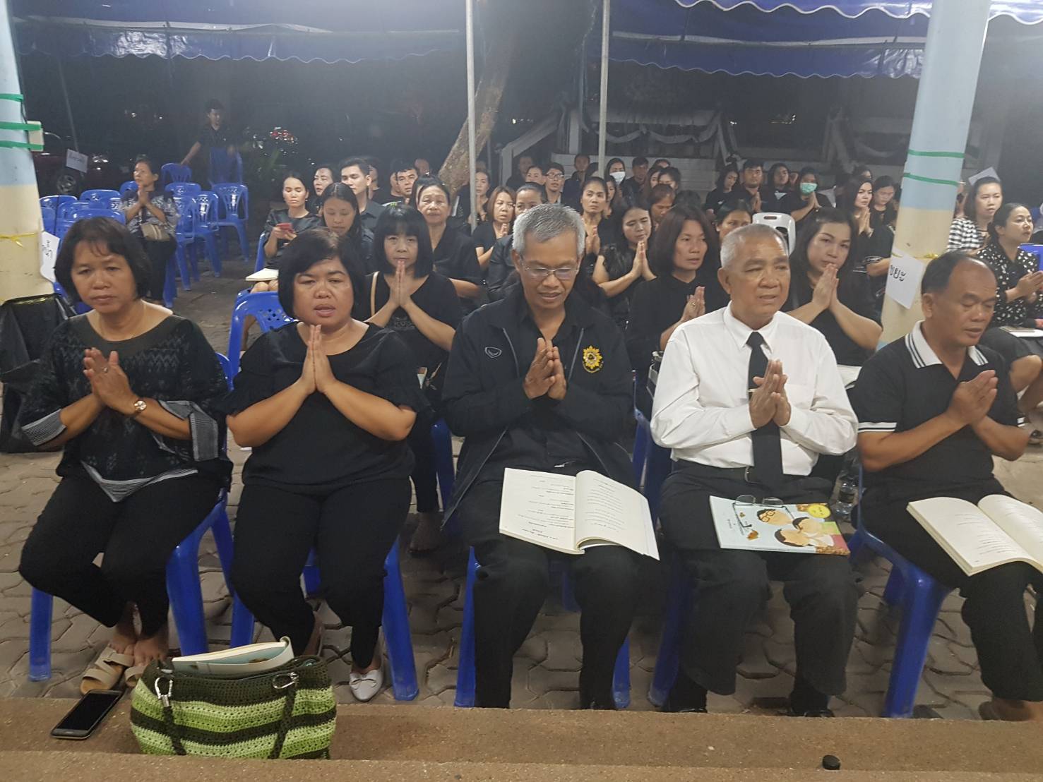 ?พช.ขอนแก่น ร่วมเป็นเจ้าภาพพิธีสวดพระอภิธรรมศพนายเมืองแมน เทพาจันทรักษ์ อดีตพัฒนาอำเภอเมืองขอนแก่น จังหวัดขอนแก่น?