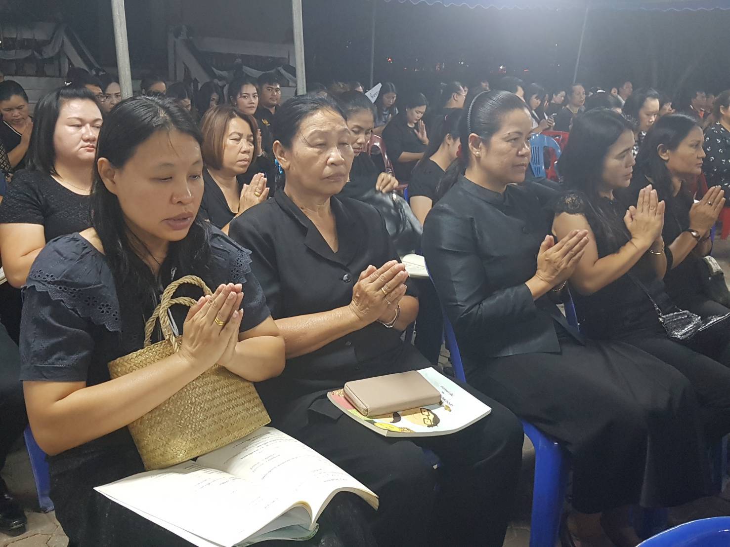?พช.ขอนแก่น ร่วมเป็นเจ้าภาพพิธีสวดพระอภิธรรมศพนายเมืองแมน เทพาจันทรักษ์ อดีตพัฒนาอำเภอเมืองขอนแก่น จังหวัดขอนแก่น?