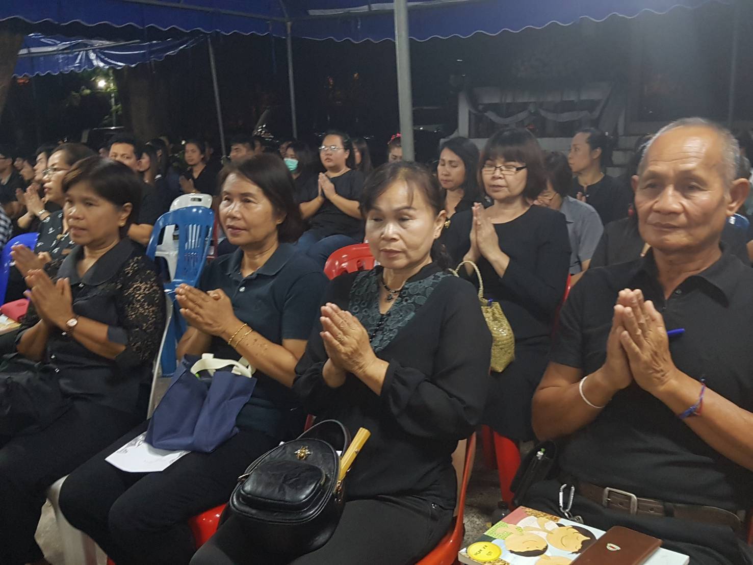 ?พช.ขอนแก่น ร่วมเป็นเจ้าภาพพิธีสวดพระอภิธรรมศพนายเมืองแมน เทพาจันทรักษ์ อดีตพัฒนาอำเภอเมืองขอนแก่น จังหวัดขอนแก่น?
