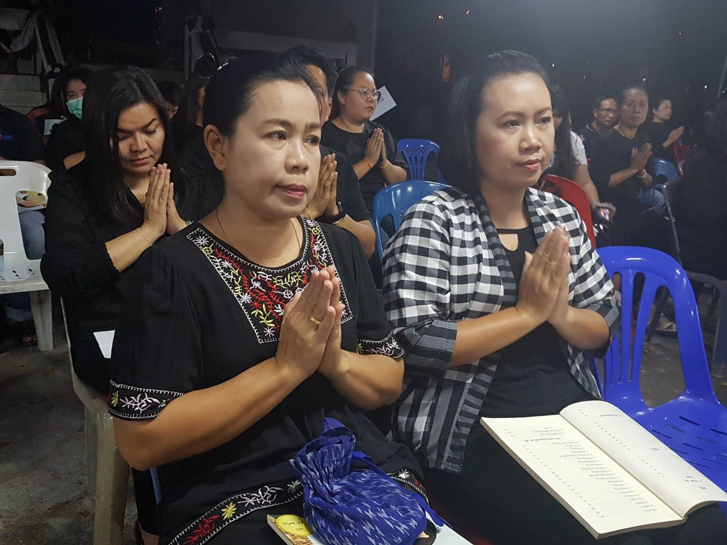 ?พช.ขอนแก่น ร่วมเป็นเจ้าภาพพิธีสวดพระอภิธรรมศพนายเมืองแมน เทพาจันทรักษ์ อดีตพัฒนาอำเภอเมืองขอนแก่น จังหวัดขอนแก่น?