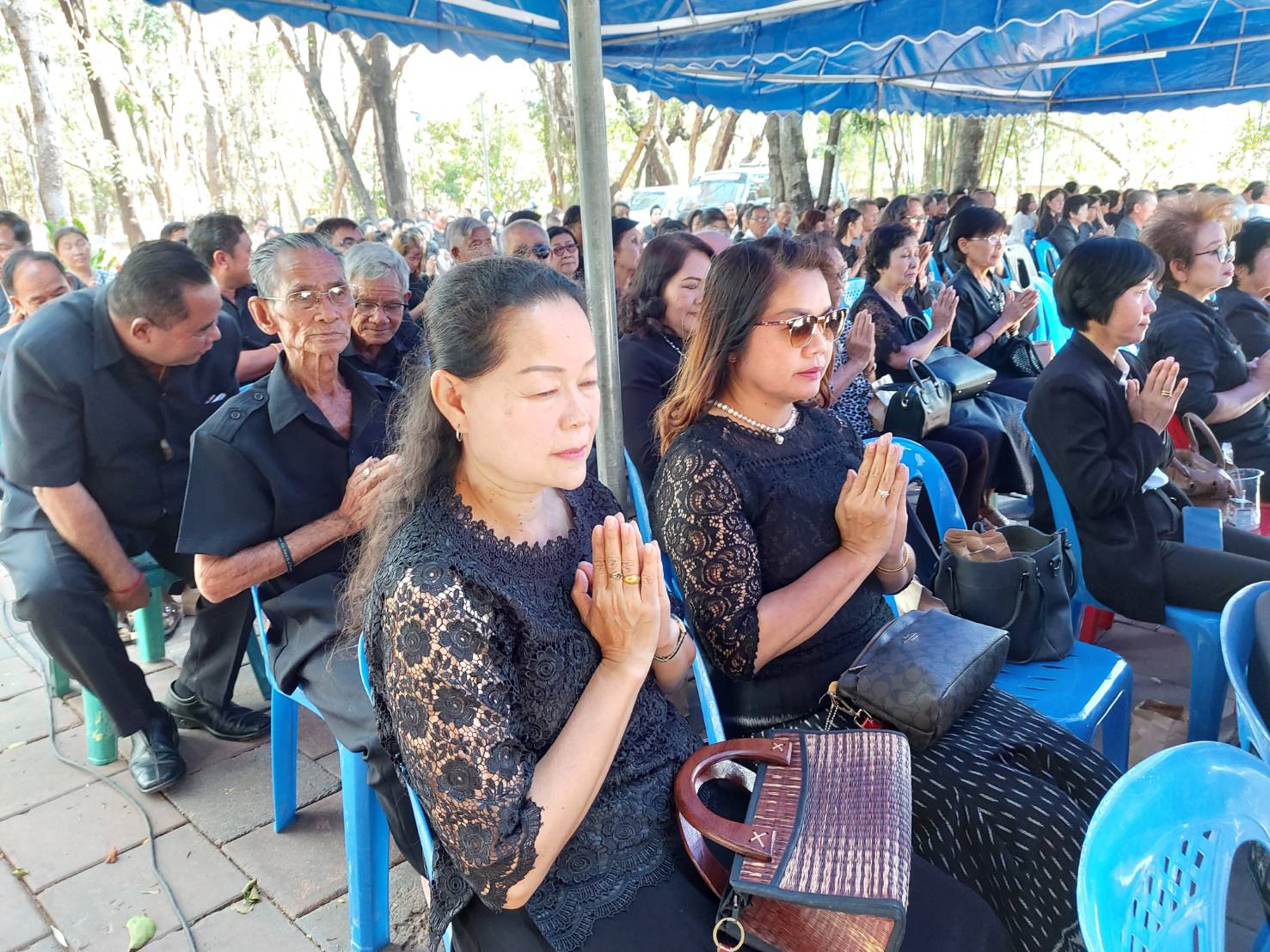 ?พช.ขอนแก่น ร่วมพิธีฌาปนกิจศพนายเมืองแมน เทพาจันทรักษ์ อดีตพัฒนาอำเภอเมืองขอนแก่น จังหวัดขอนแก่น?