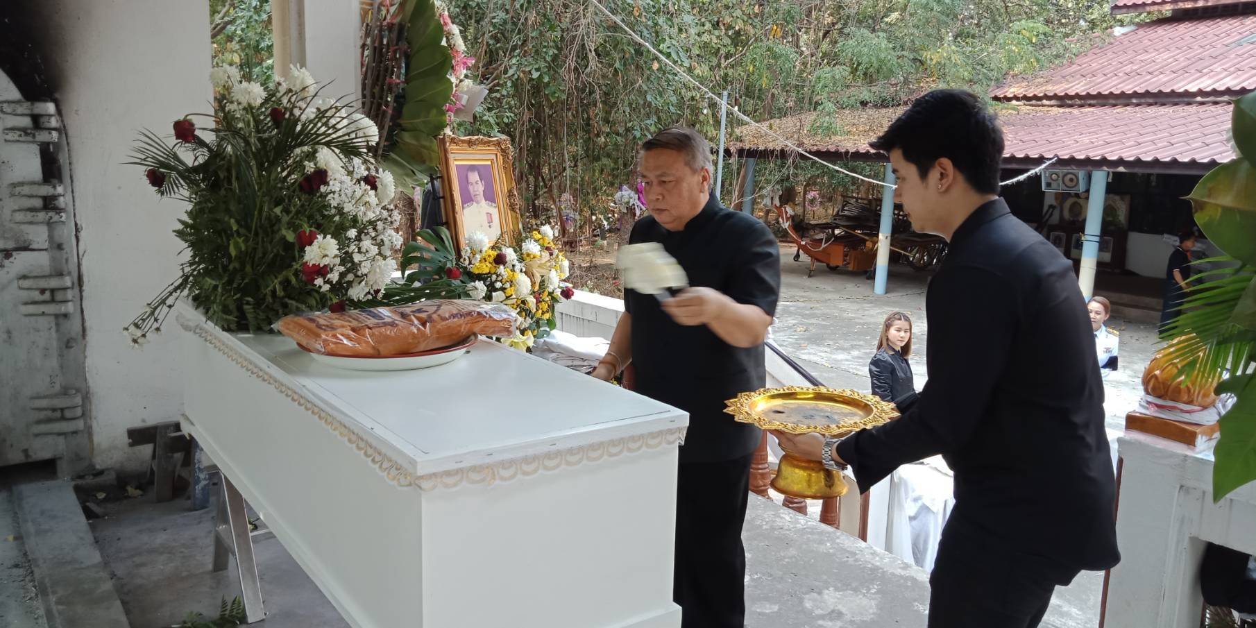 ?พช.ขอนแก่น ร่วมพิธีฌาปนกิจศพนายเมืองแมน เทพาจันทรักษ์ อดีตพัฒนาอำเภอเมืองขอนแก่น จังหวัดขอนแก่น?